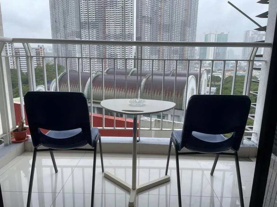 Private Jacuzzi Staycation at KL City 721