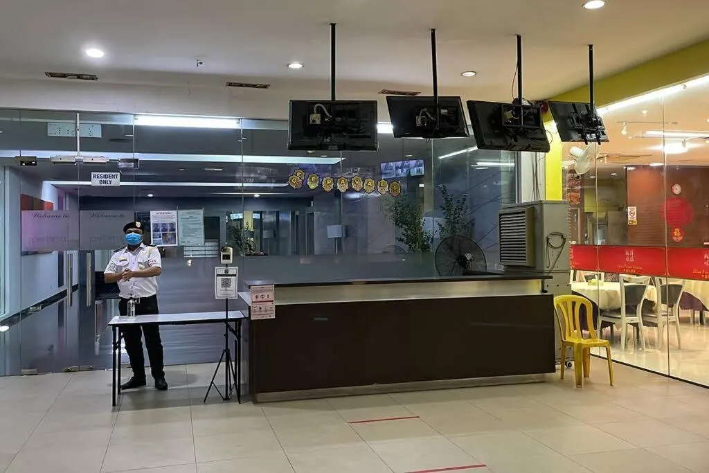 Private Jacuzzi Staycation at KL City 721