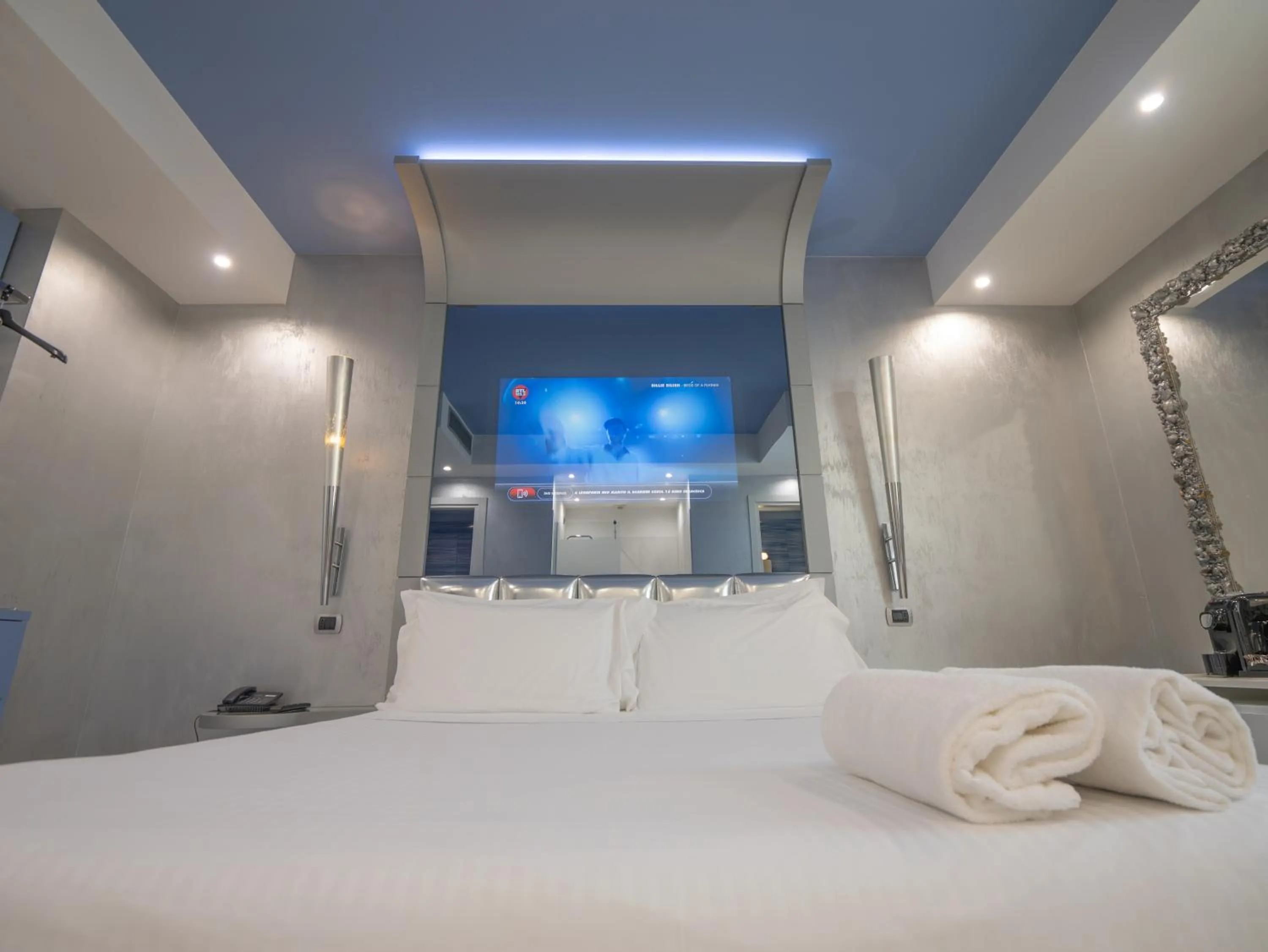 Bed in San Valentino Hotel