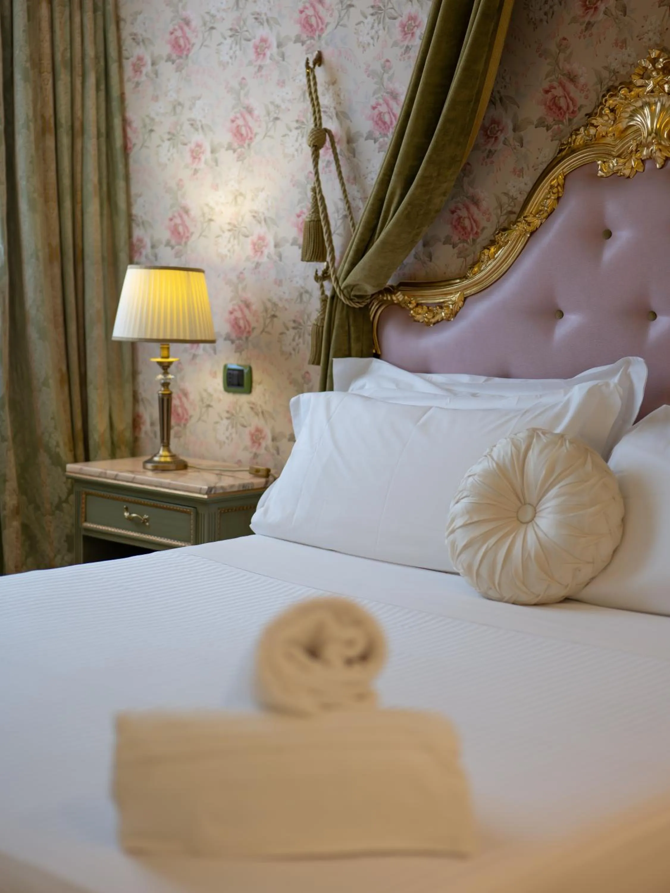 Bed in San Valentino Hotel