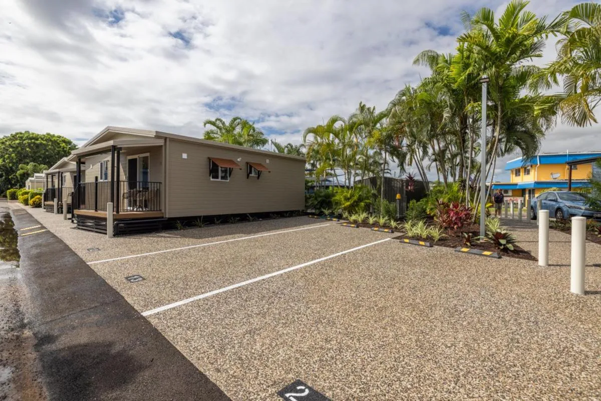 Property building in Coral Coast Tourist Park