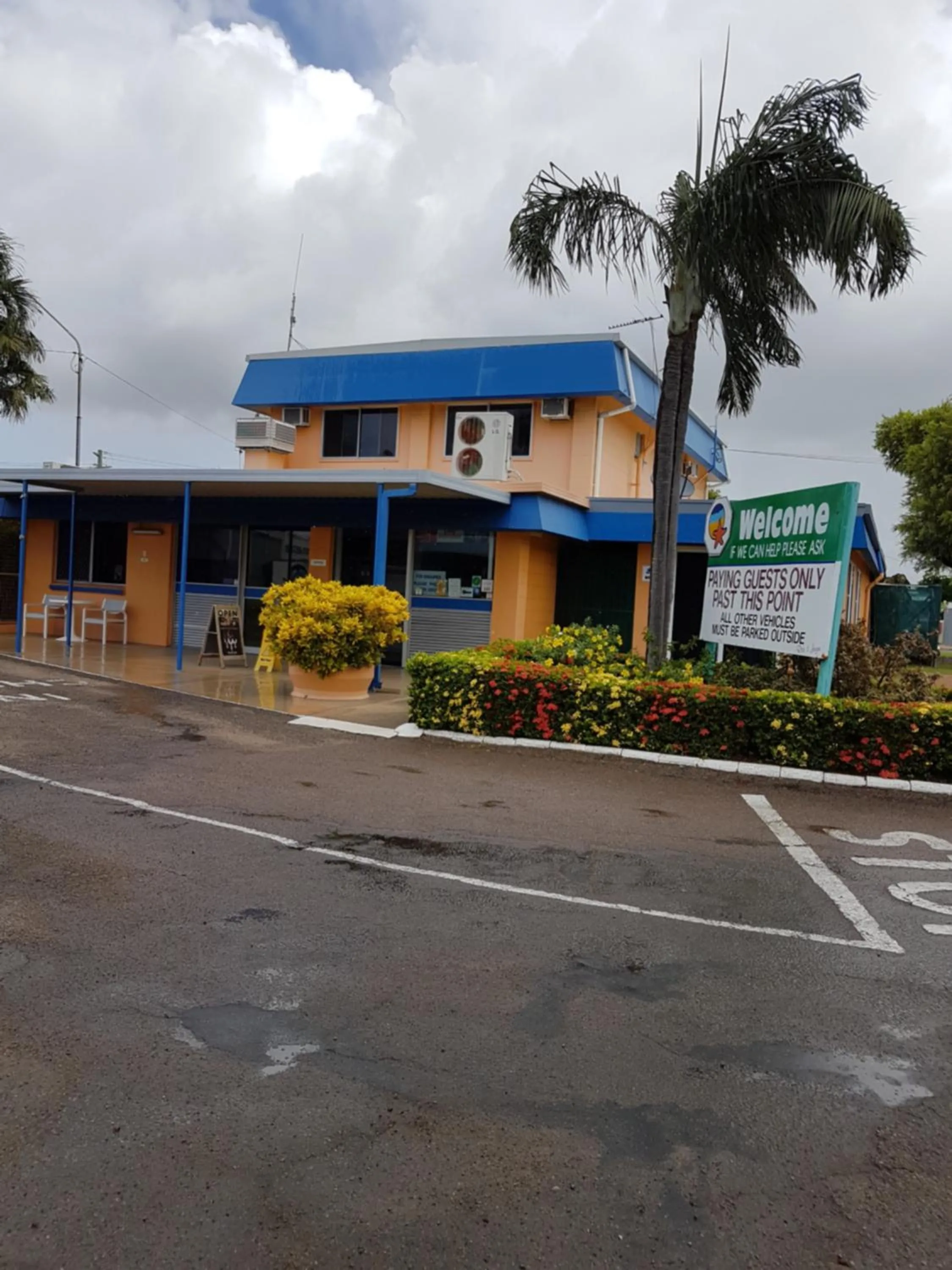 Facade/entrance in Coral Coast Tourist Park