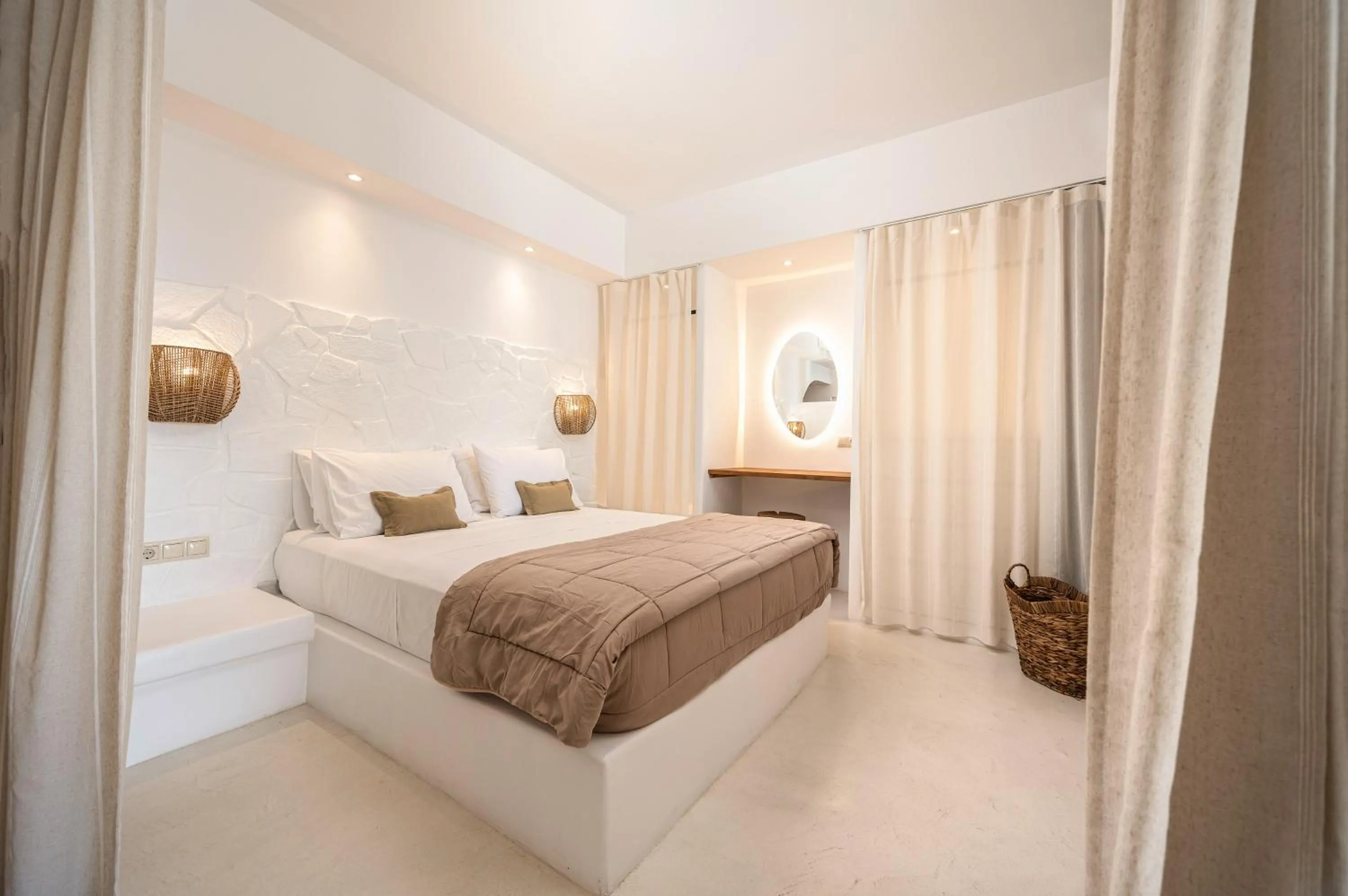 Bedroom, Bed in Euphoria Suites and Spa