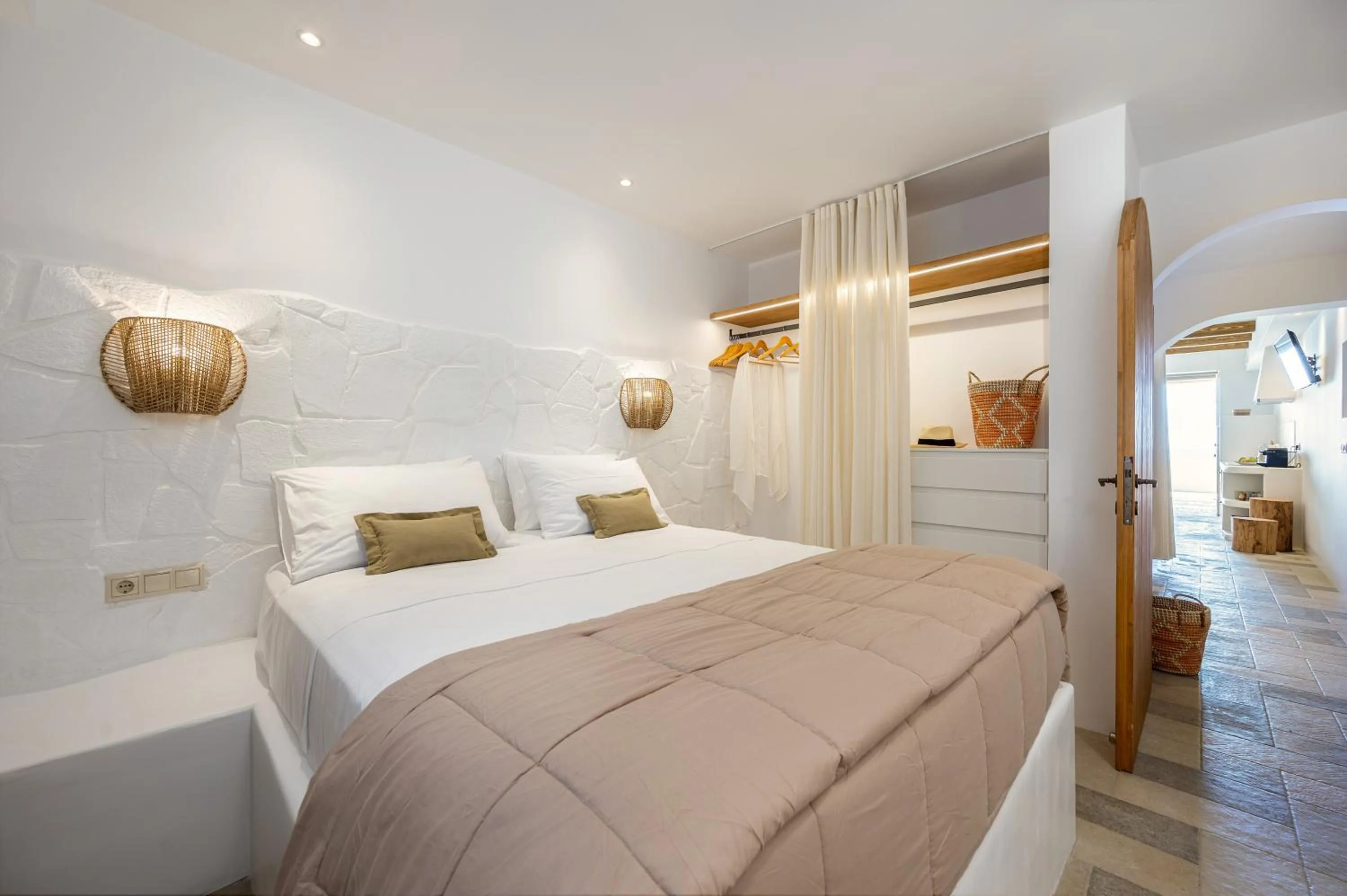 Bedroom, Bed in Euphoria Suites and Spa