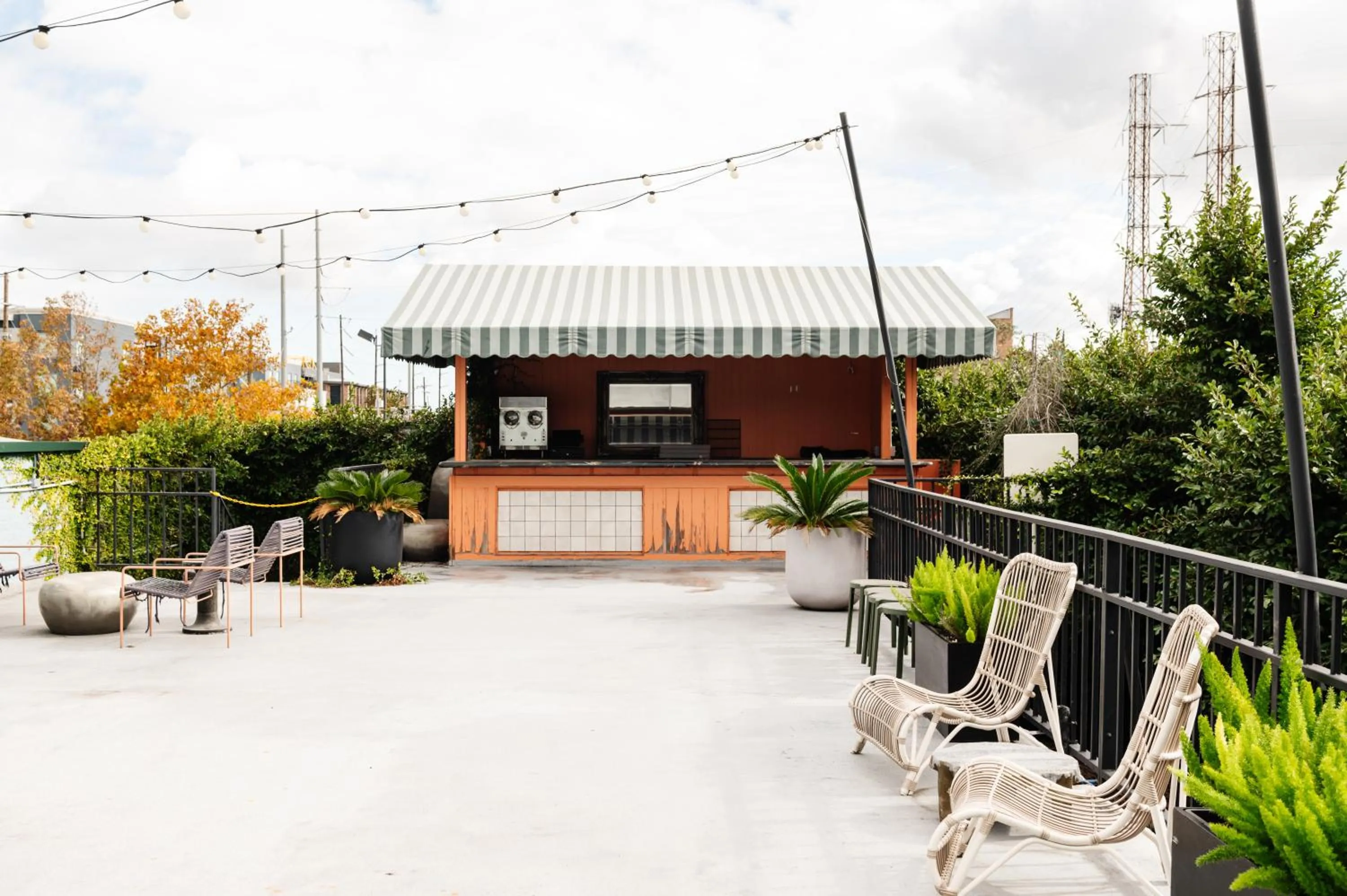 Lounge or bar in The Frenchmen New Orleans by Kasa Living