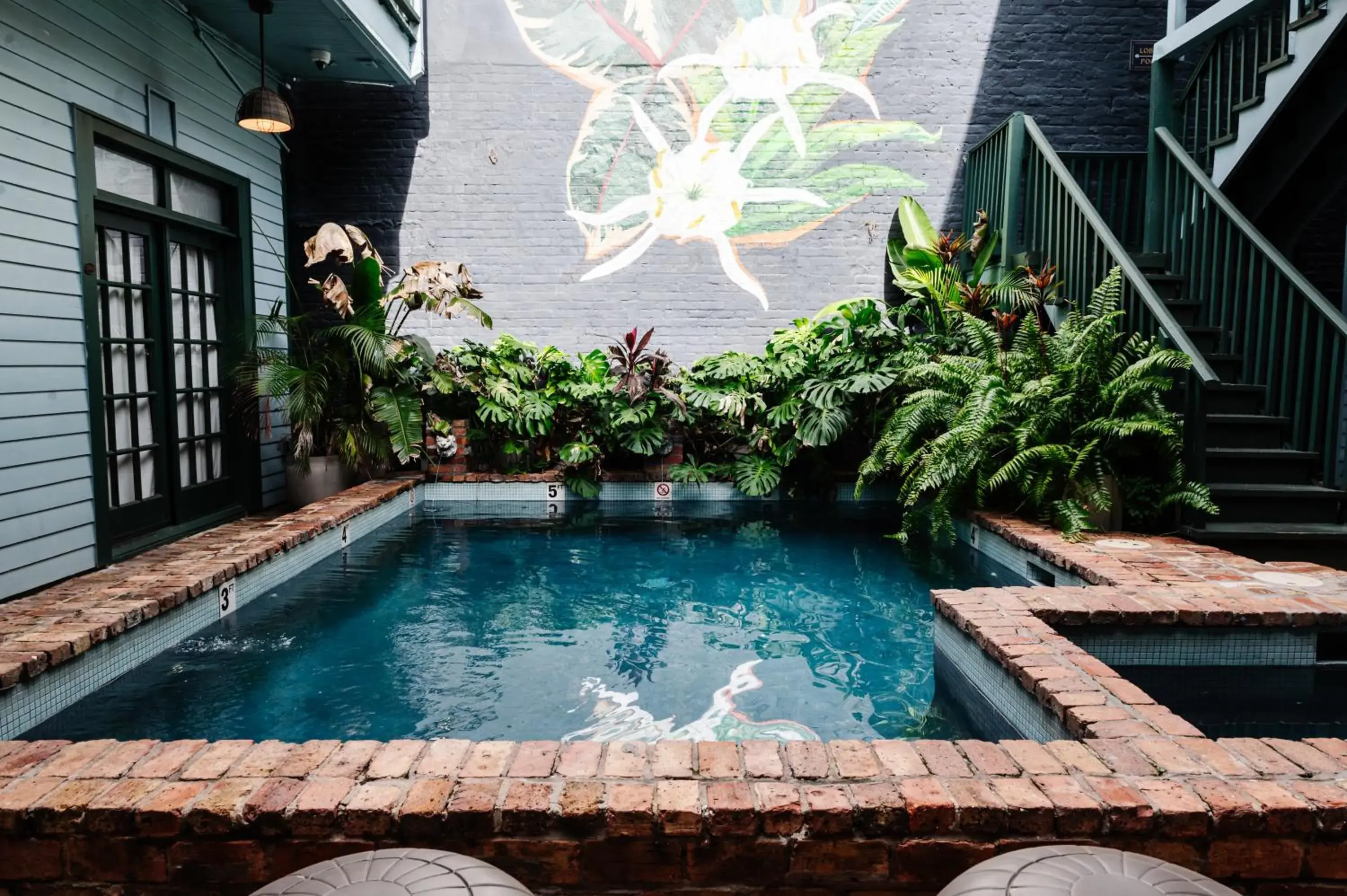 Swimming pool in The Frenchmen New Orleans By Kasa Living Swimming pool in The Frenchmen New Orleans By Kasa Living