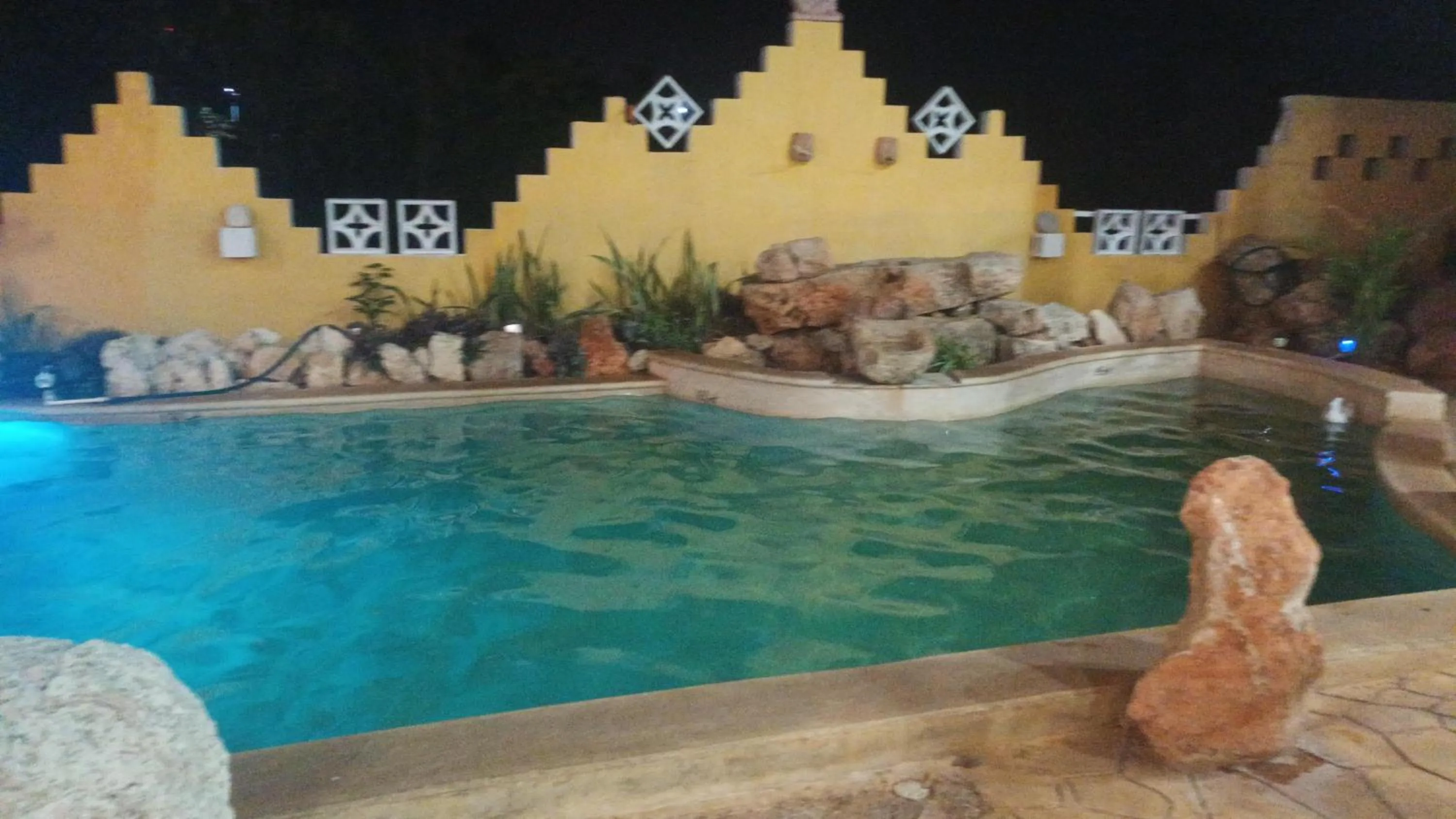 Night in Buenosdías Izamal