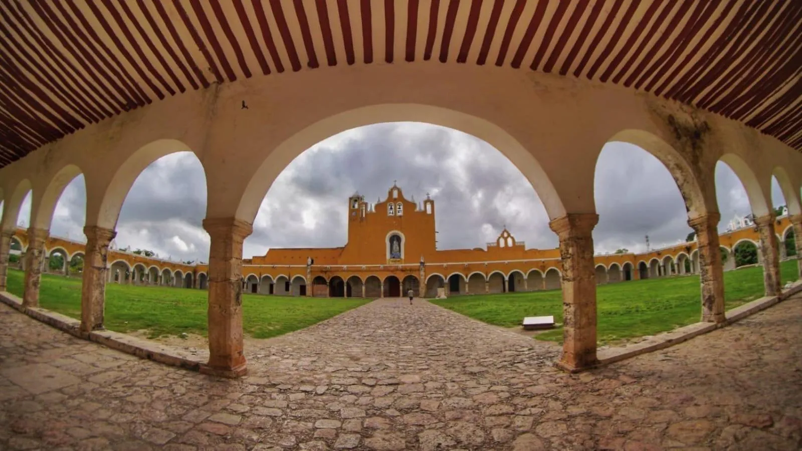 Landmark view in Buenosdías Izamal