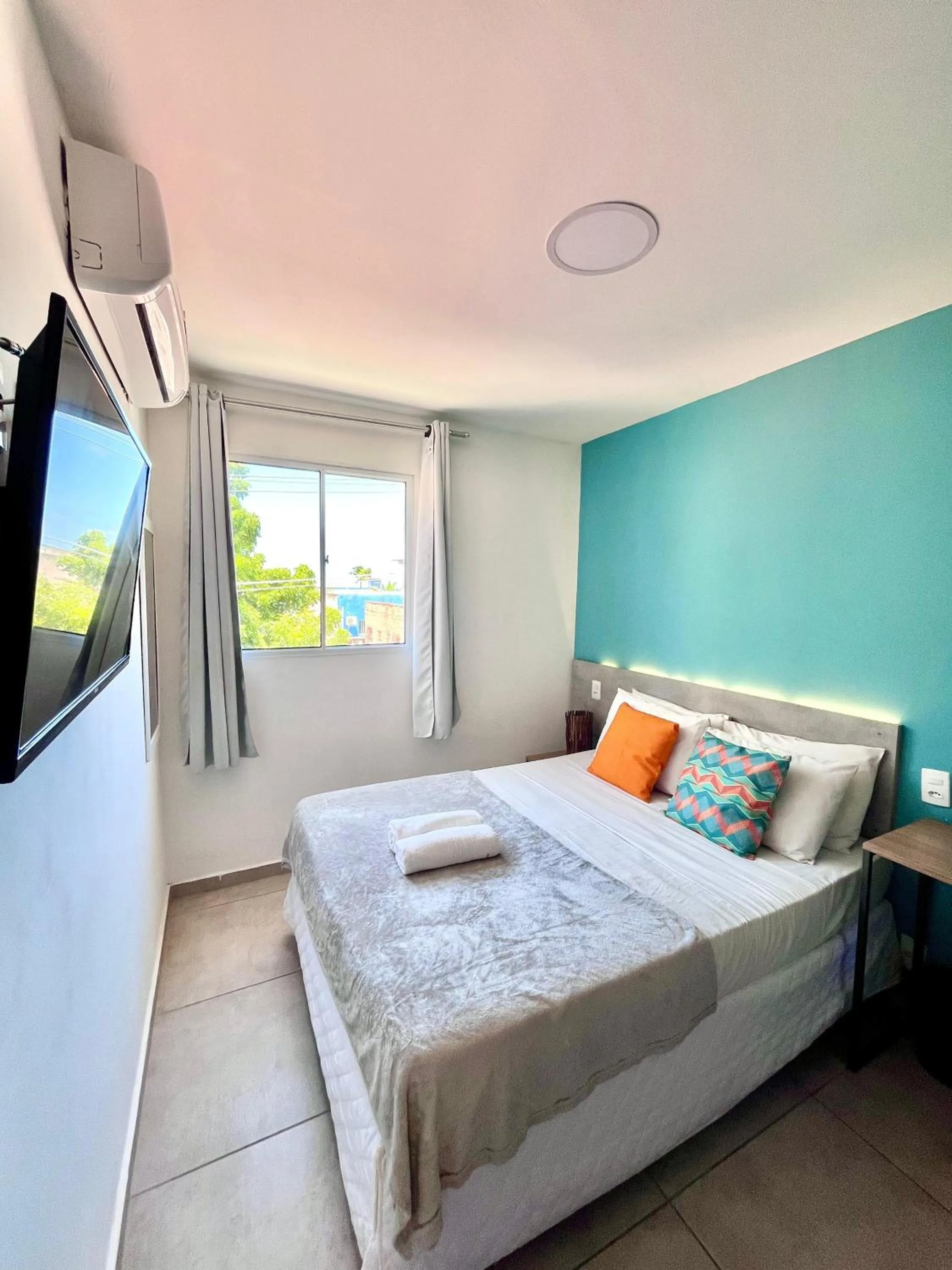 Photo of the whole room, Bed in Mirante dos Corais