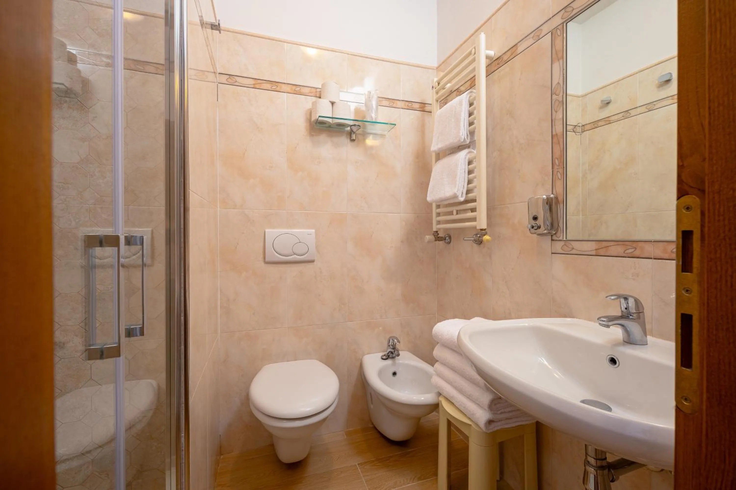 Shower in Hotel Annabella Roof Terrace