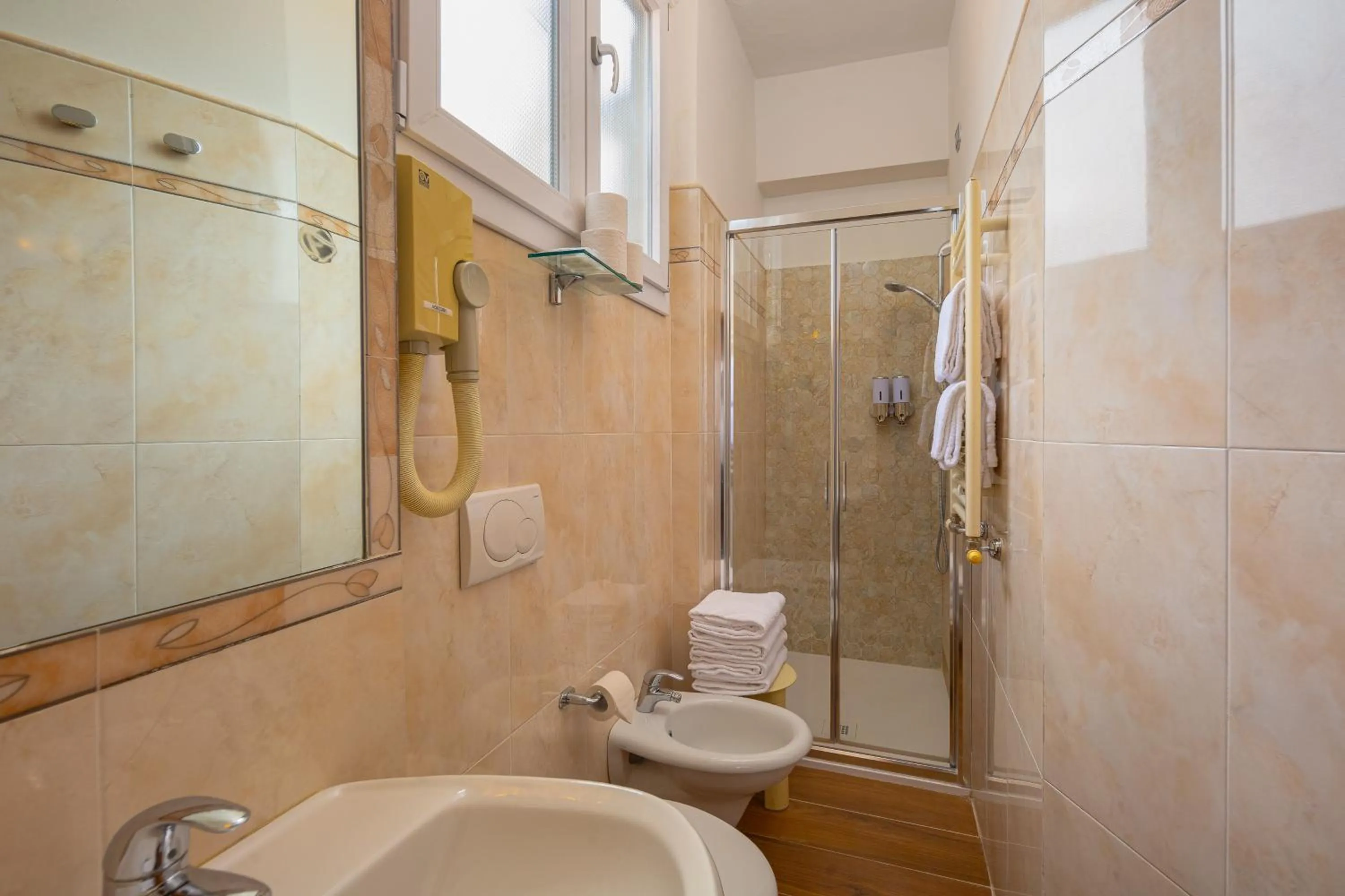 Shower in Hotel Annabella Roof Terrace