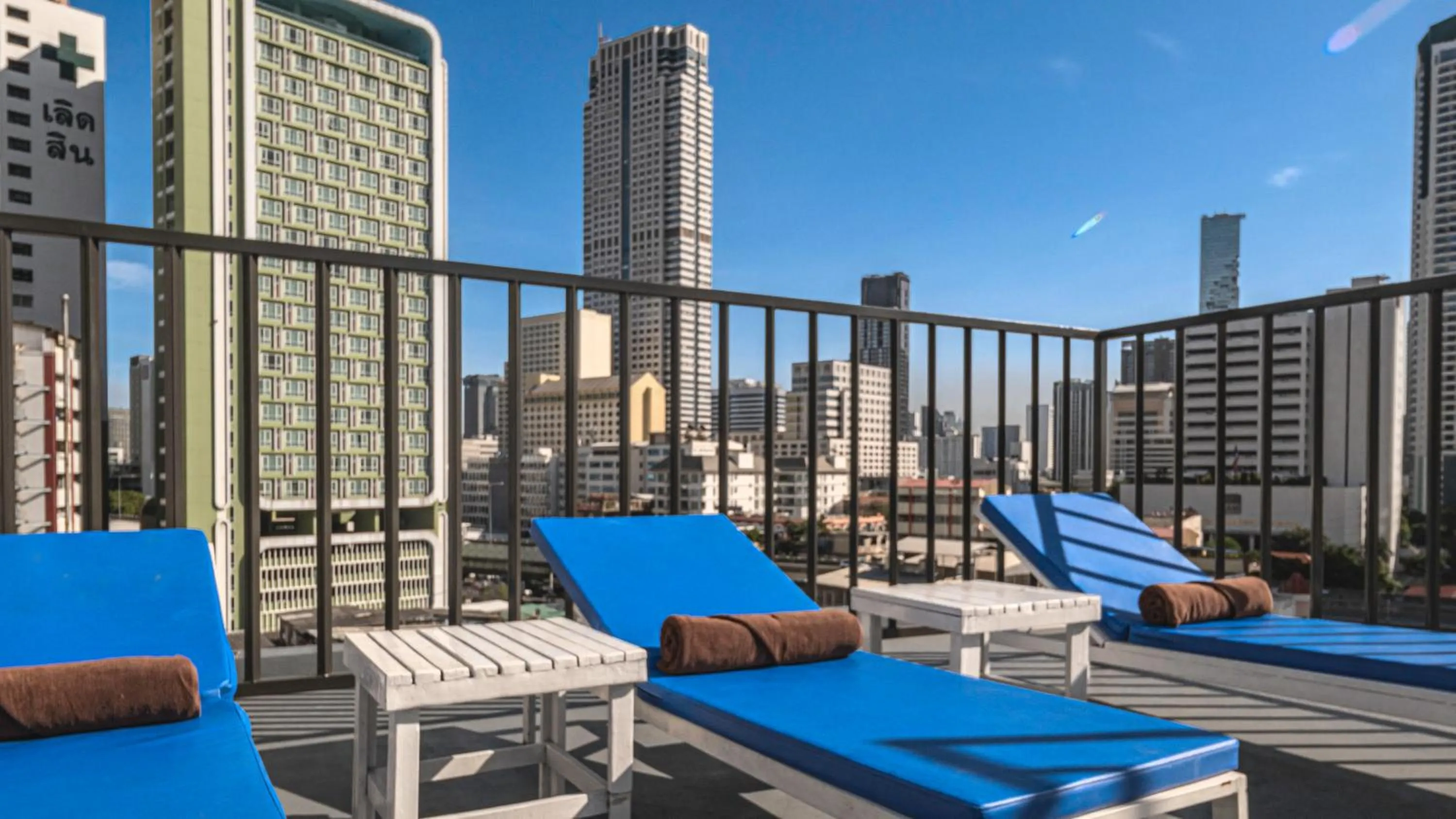 Swimming pool in Pas Cher Hotel de Bangkok