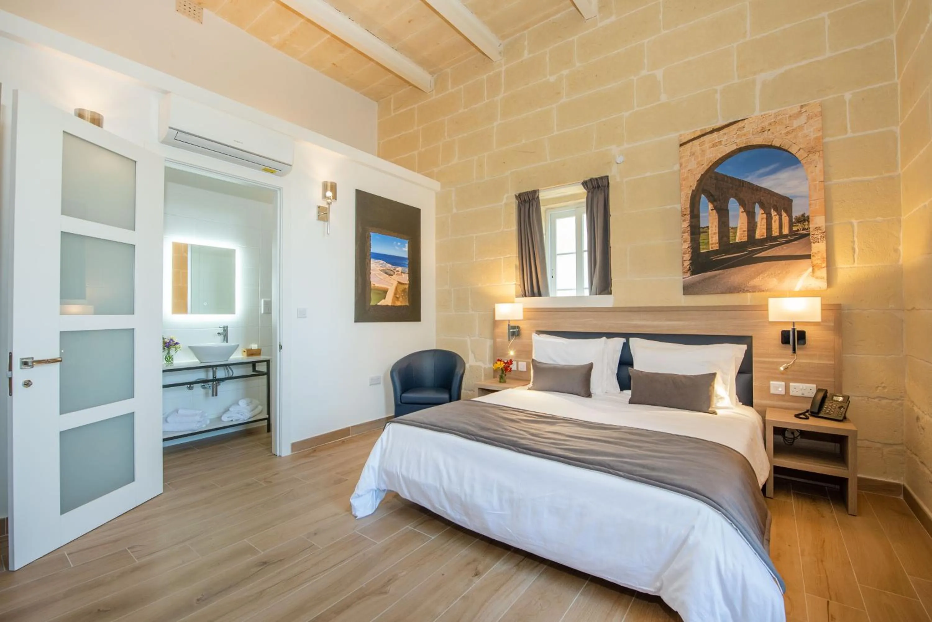 Bedroom, Bed in Georges Boutique Living