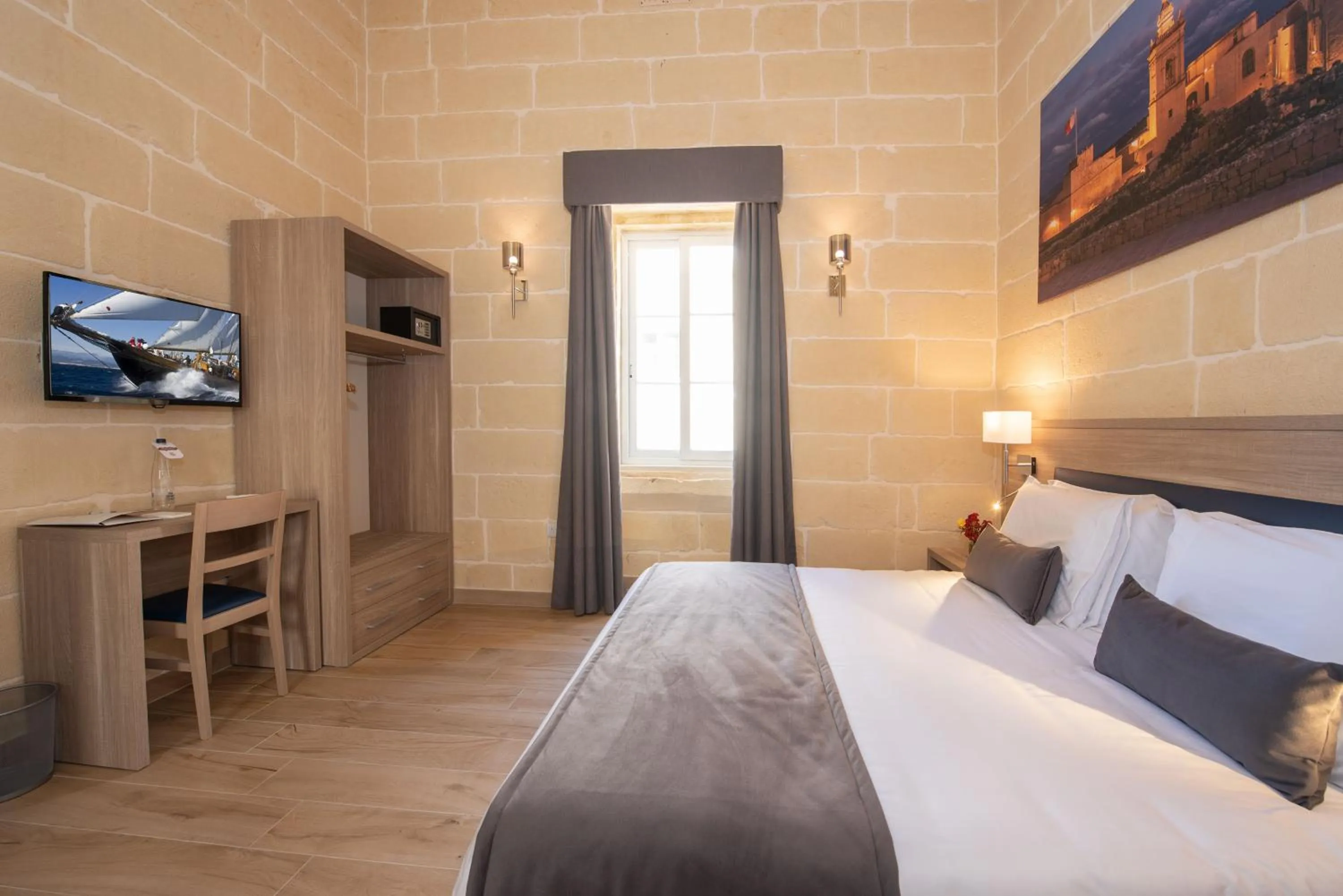 Bedroom, Bed in Georges Boutique Living