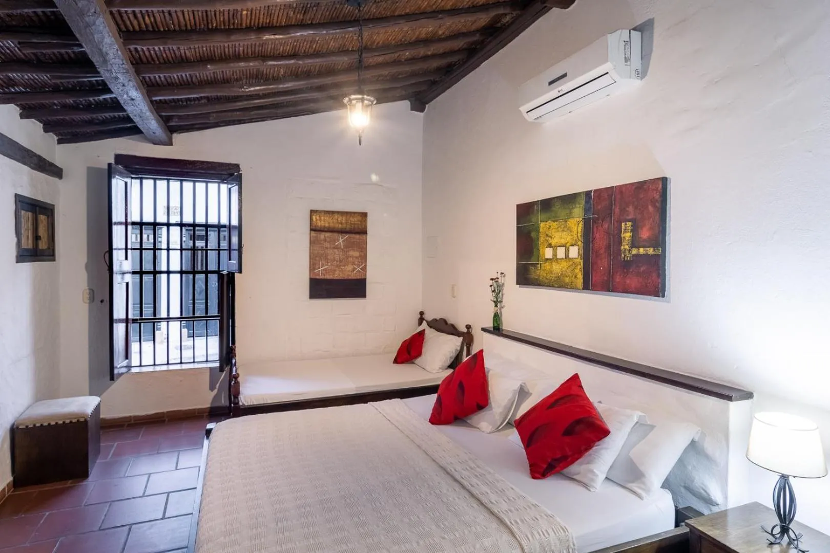 Deluxe Triple Room in Giron Chill Out Hotel Boutique