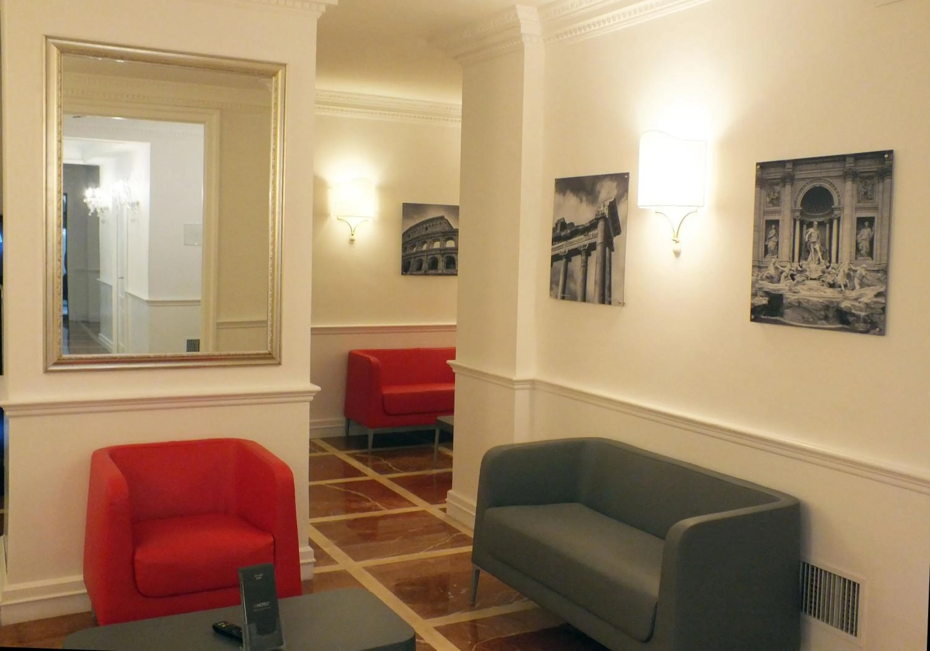 Lobby or reception in BB Hotels Smarthotel Bailey's