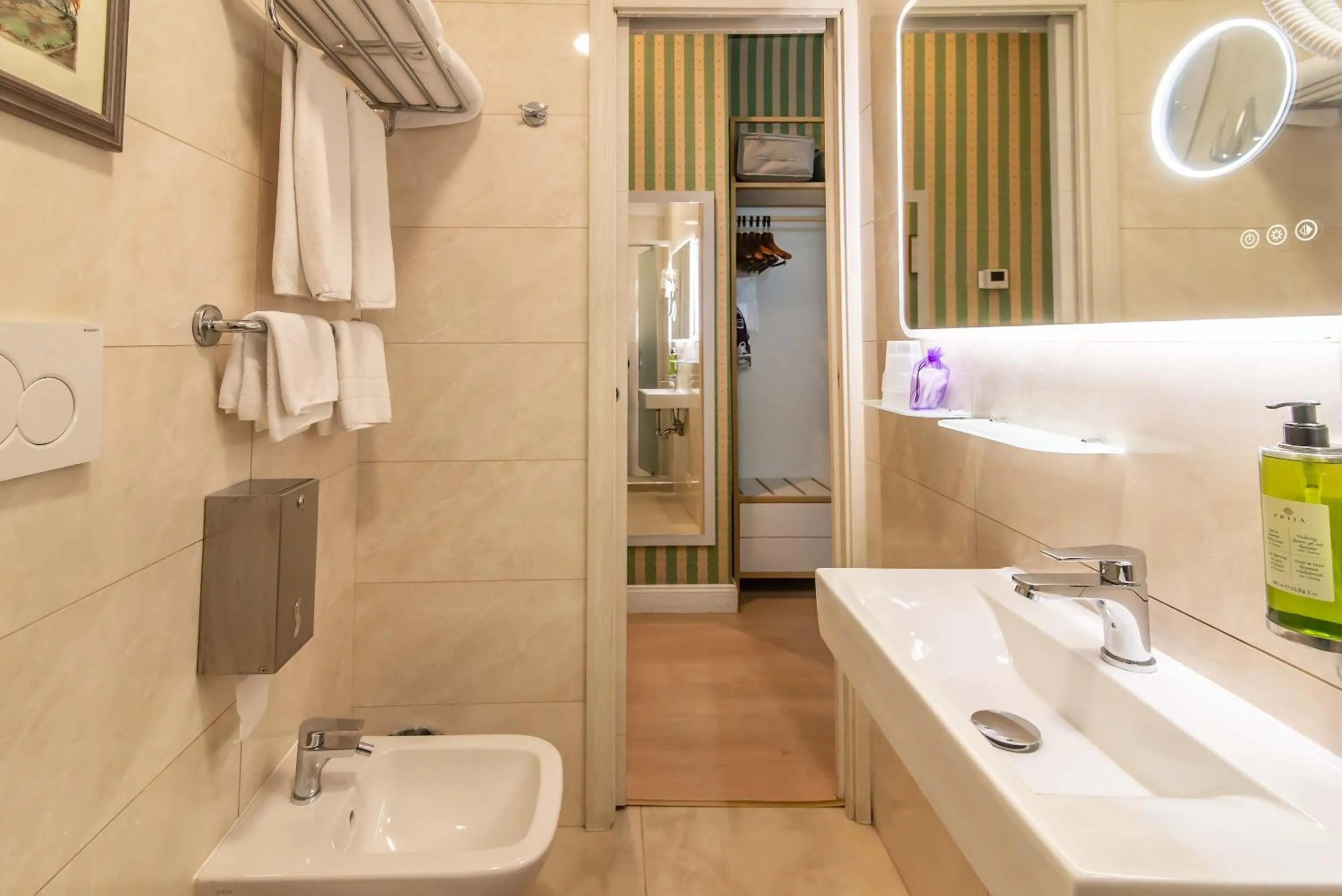 Bathroom in Gambrinus Hotel