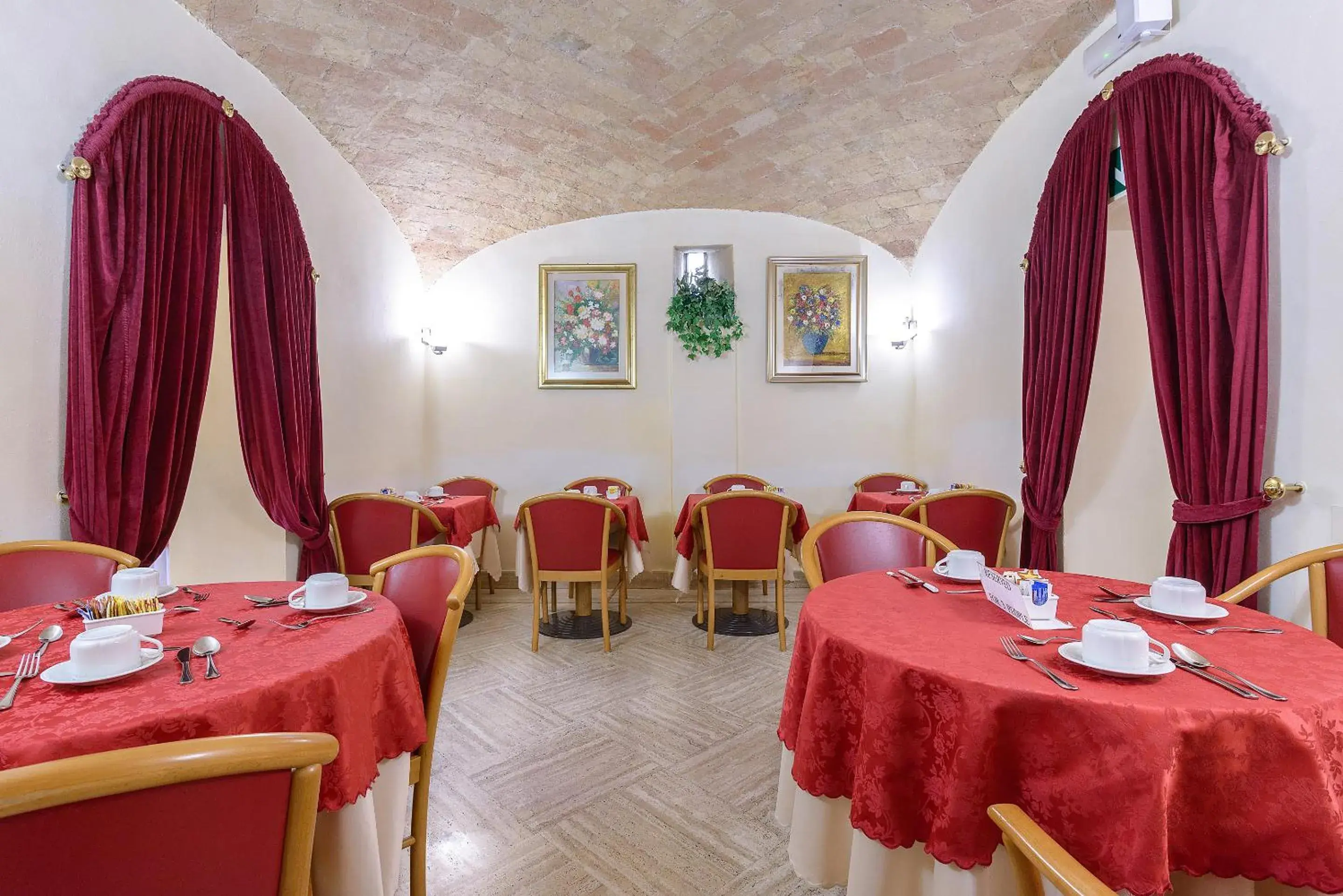 Restaurant/places to eat in Gambrinus Hotel Restaurant/places to eat in Gambrinus Hotel