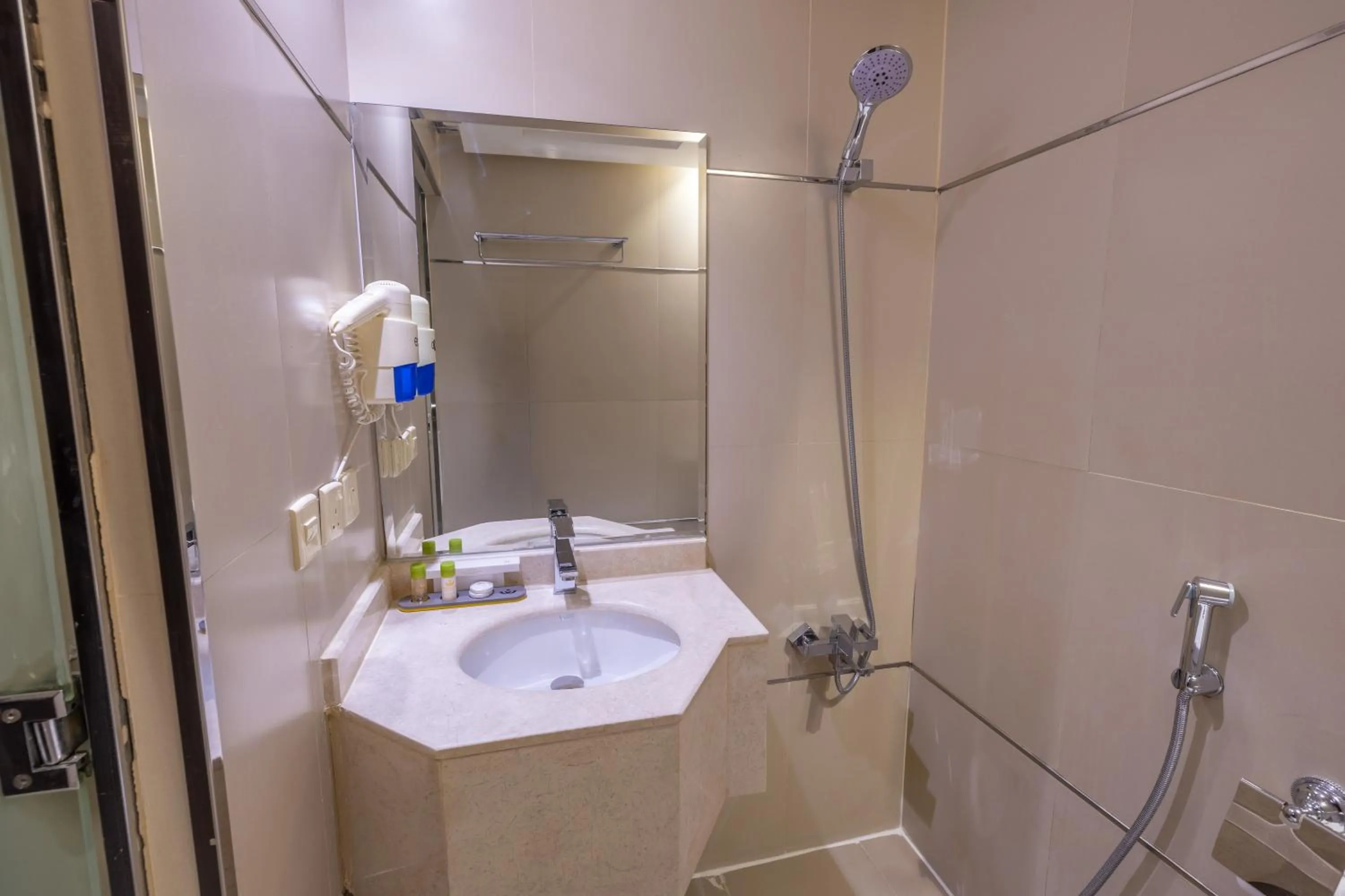 Al Muhaidb Residence Al Takhasossi 2