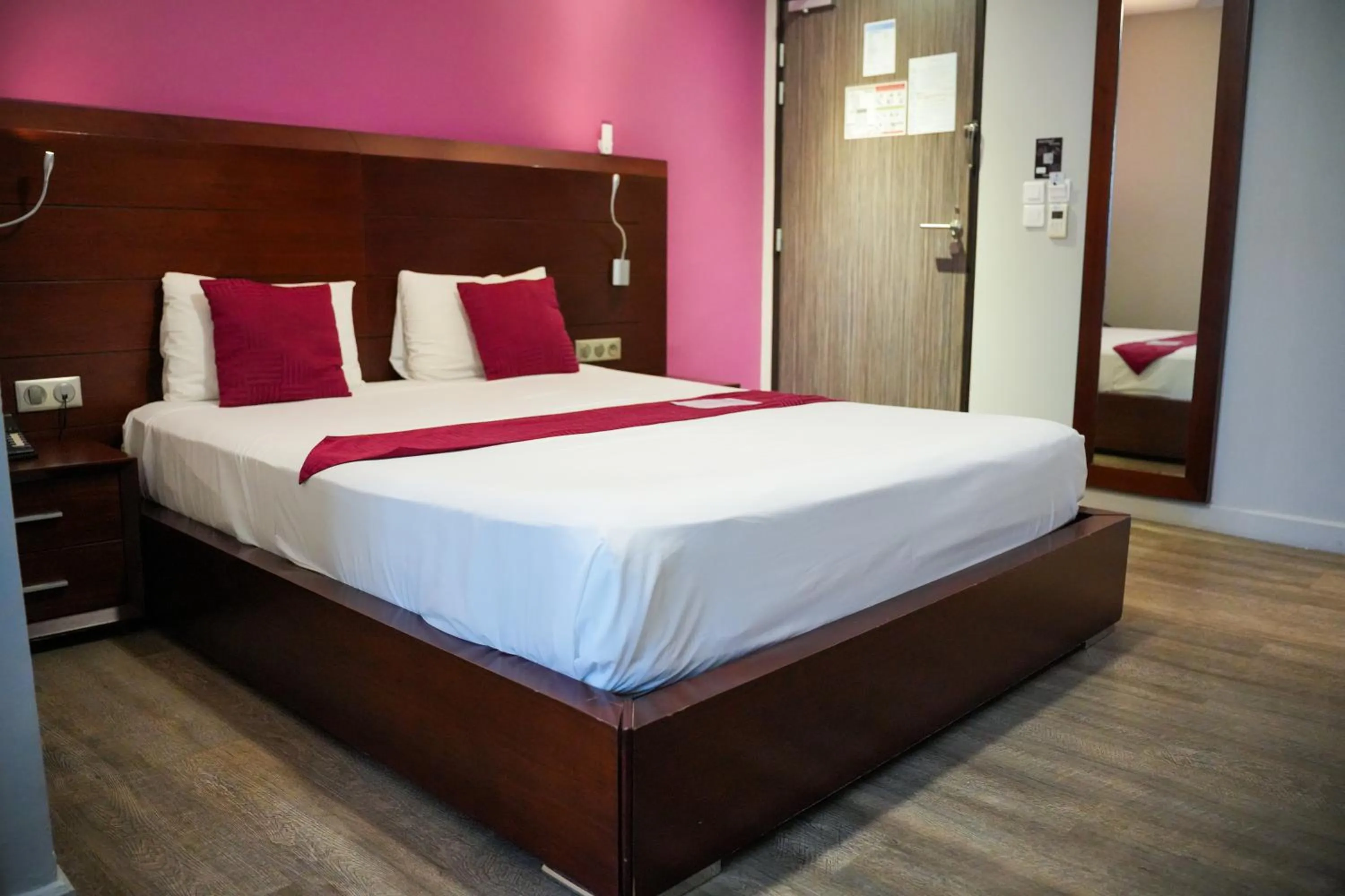 Bedroom, Bed in Tulip Inn Sainte Clotilde, La Réunion