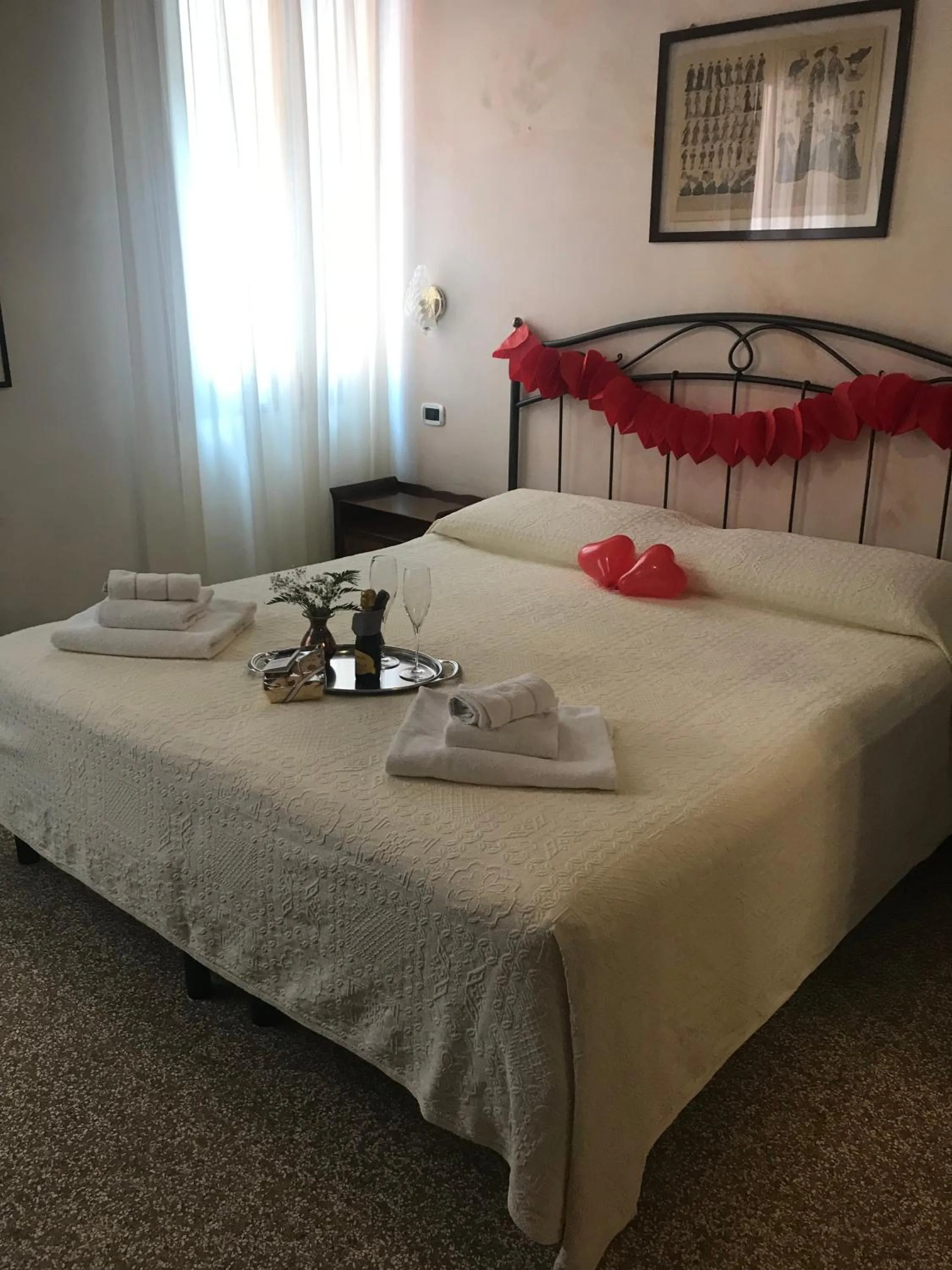 Photo of the whole room, Bed in Locanda Art Deco