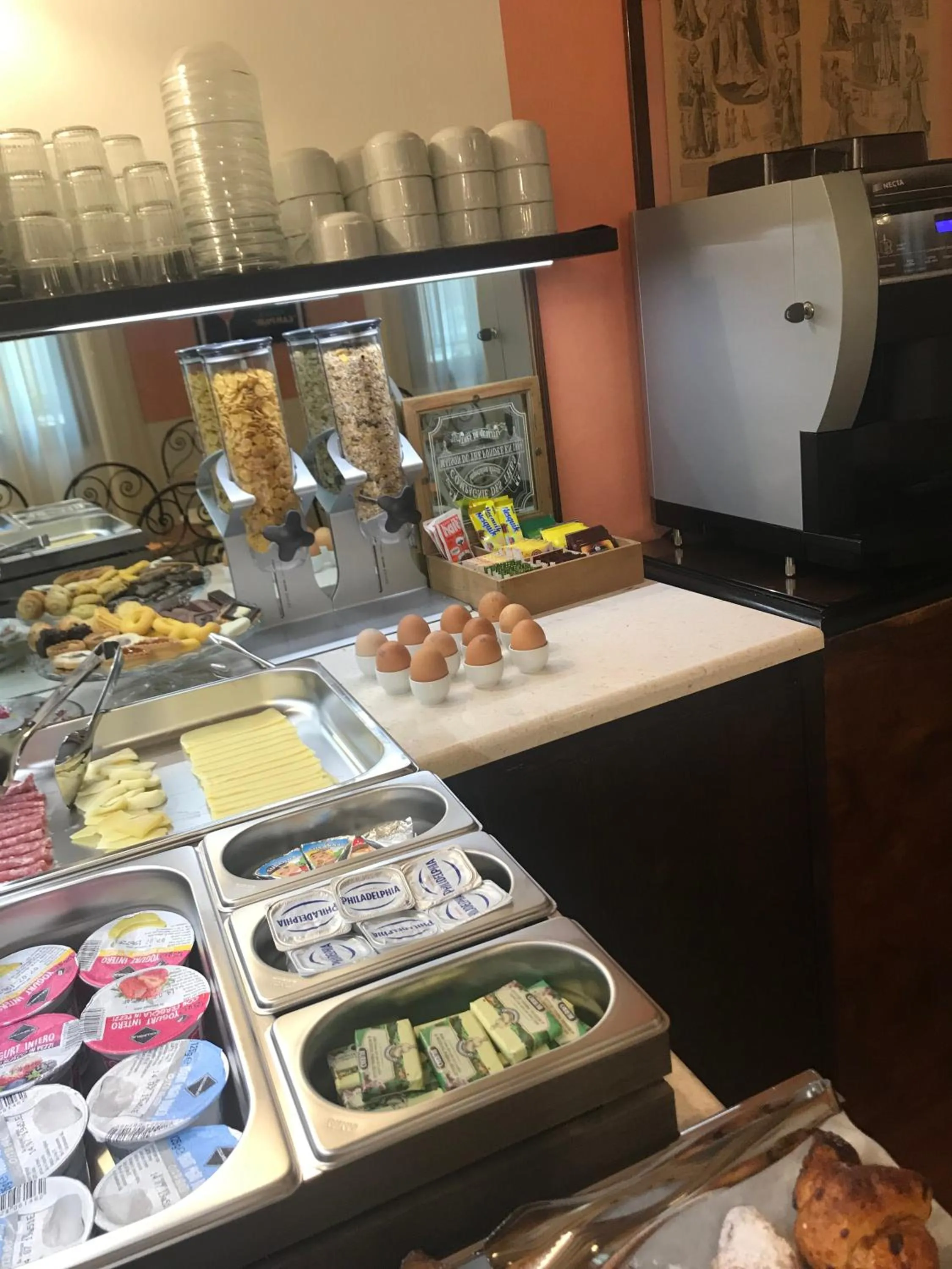 Restaurant/places to eat in Locanda Art Deco