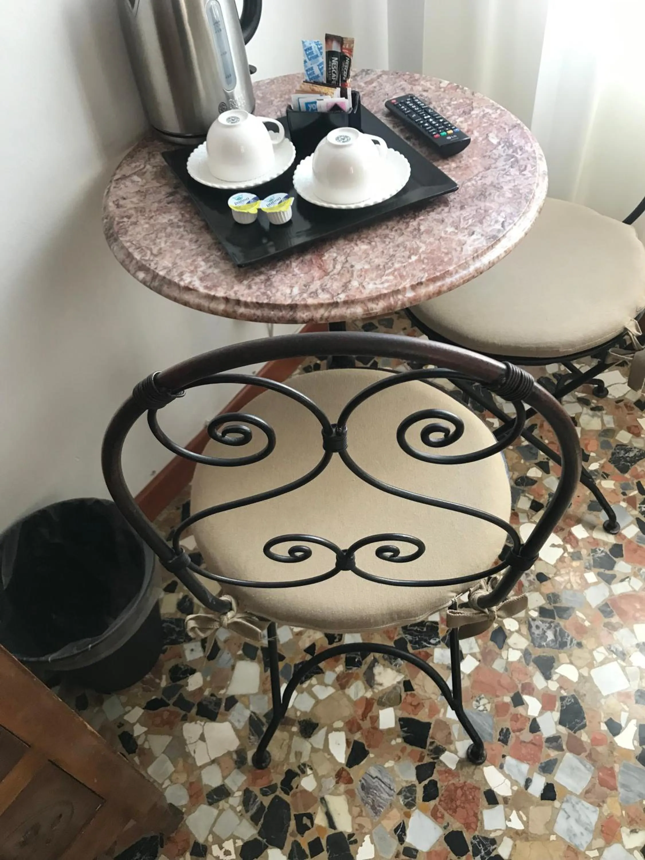 Coffee/tea facilities in Locanda Art Deco