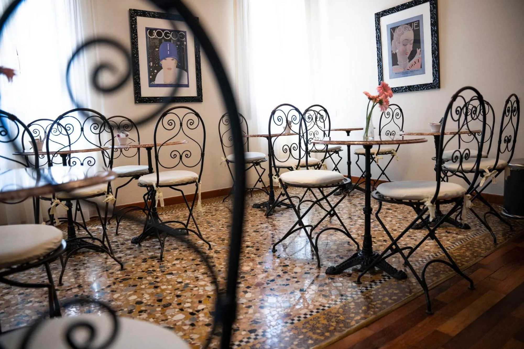 Dining area in Locanda Art Deco