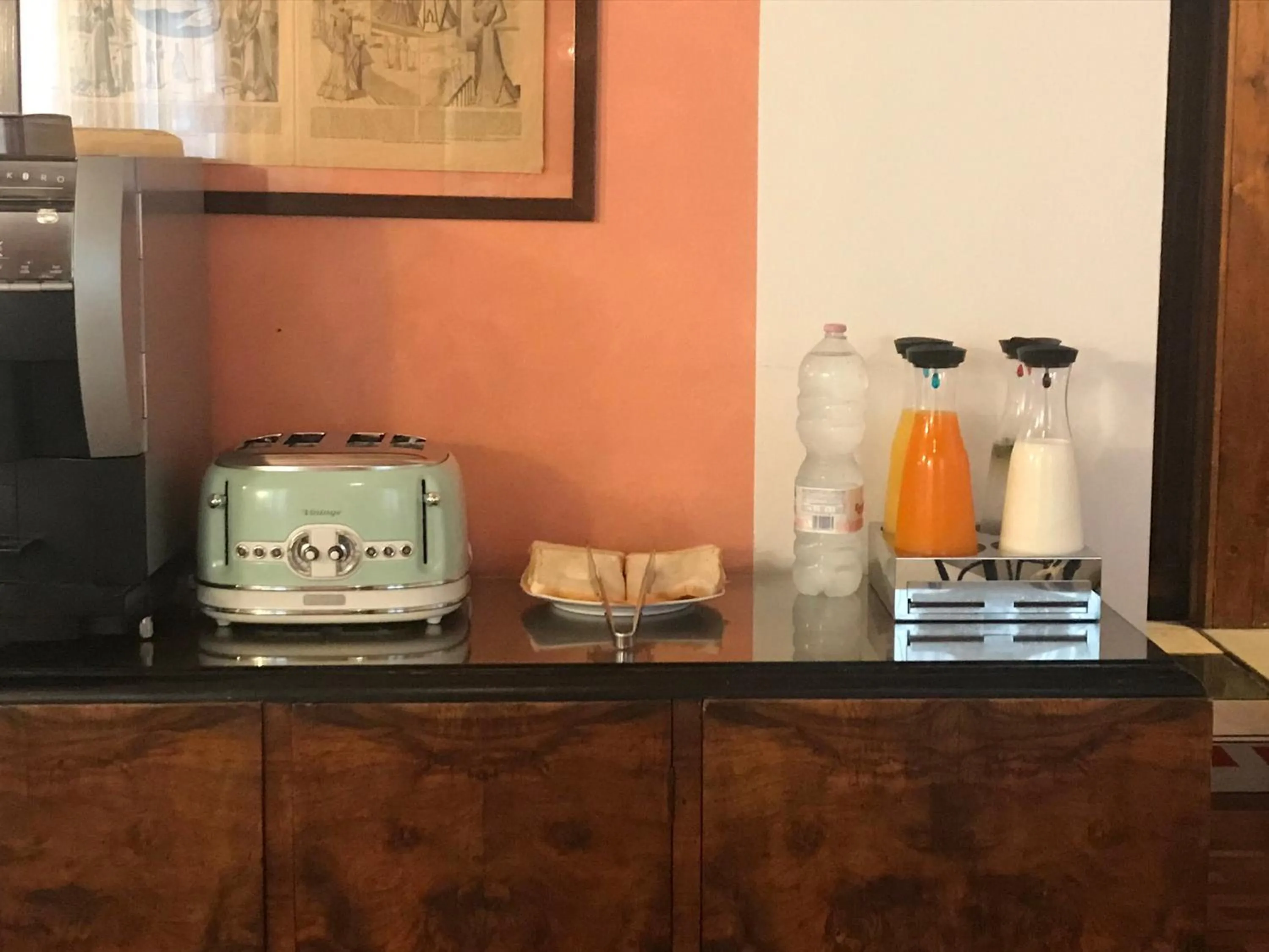 Food and drinks in Locanda Art Deco