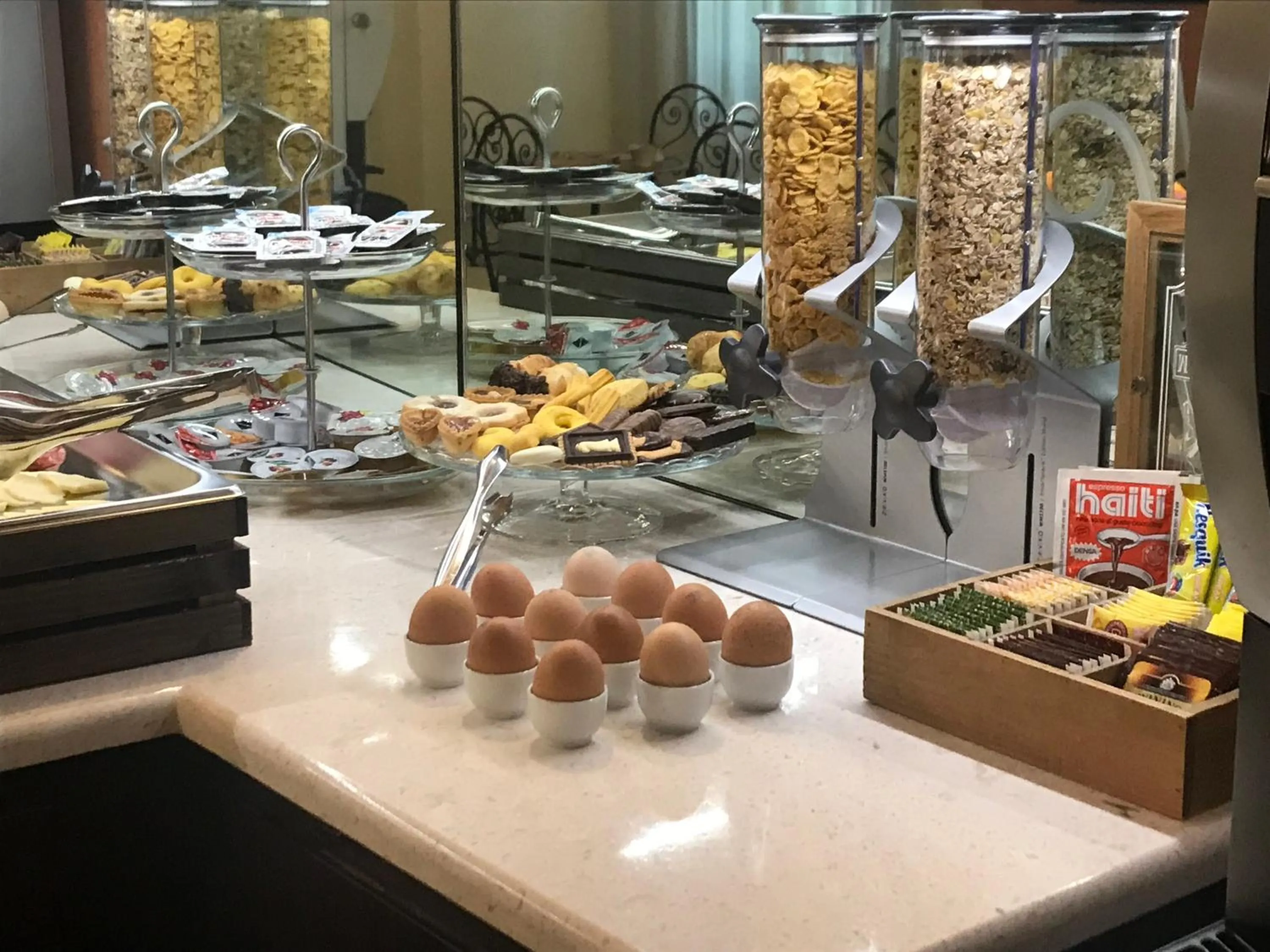 Food and drinks in Locanda Art Deco