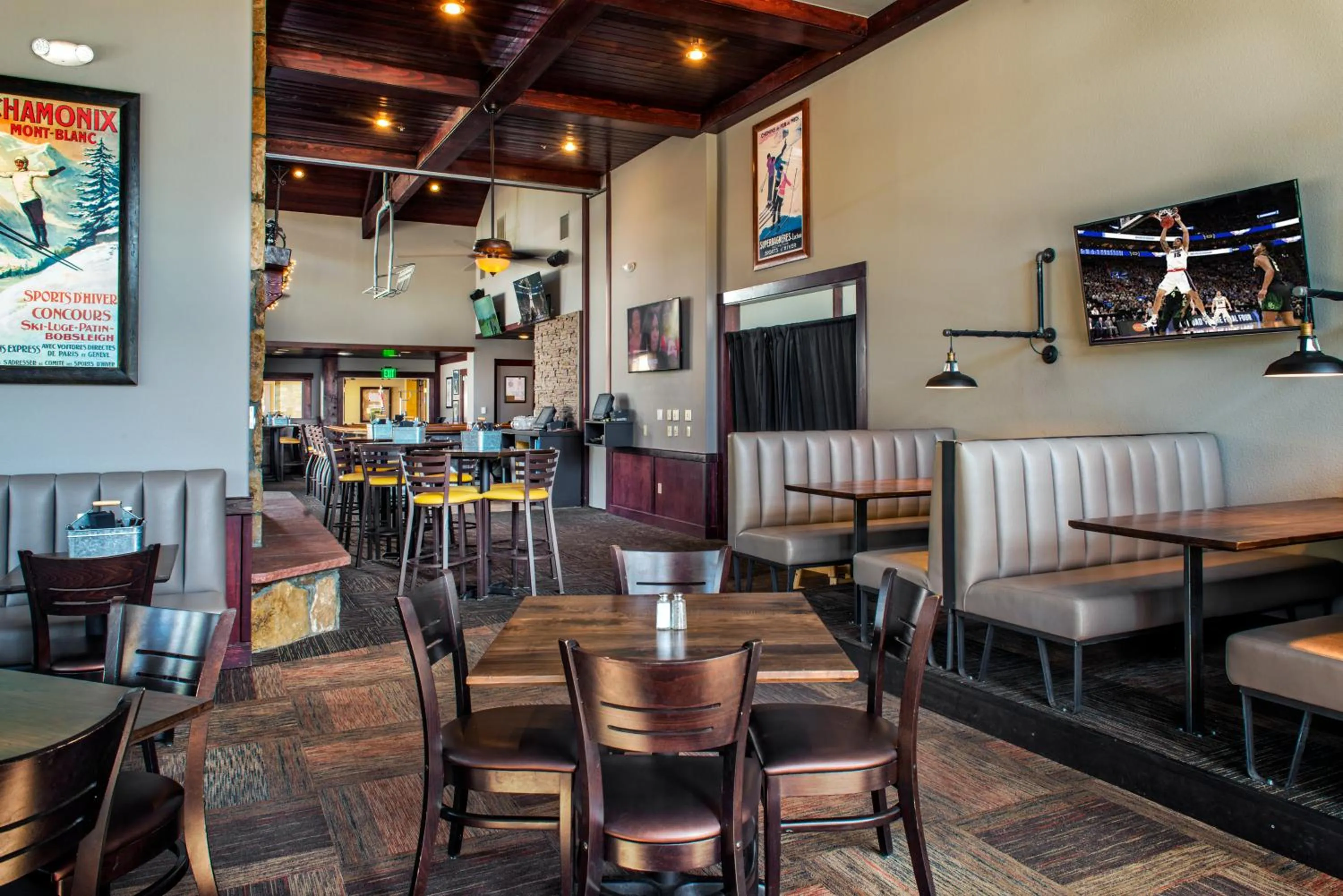 Restaurant/places to eat in Grand Timber Lodge