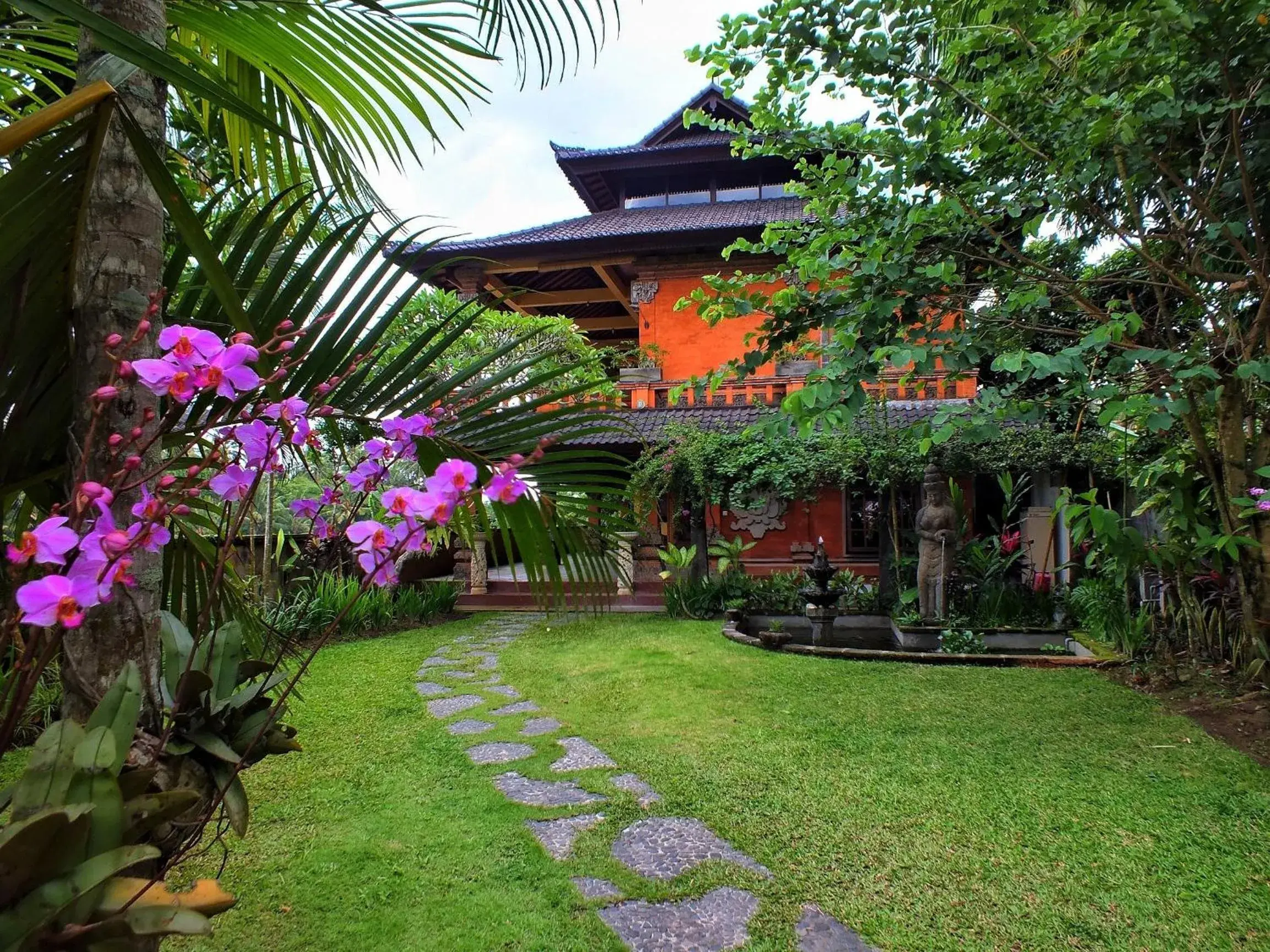 Facade/entrance in Mandala Desa Facade/entrance in Mandala Desa