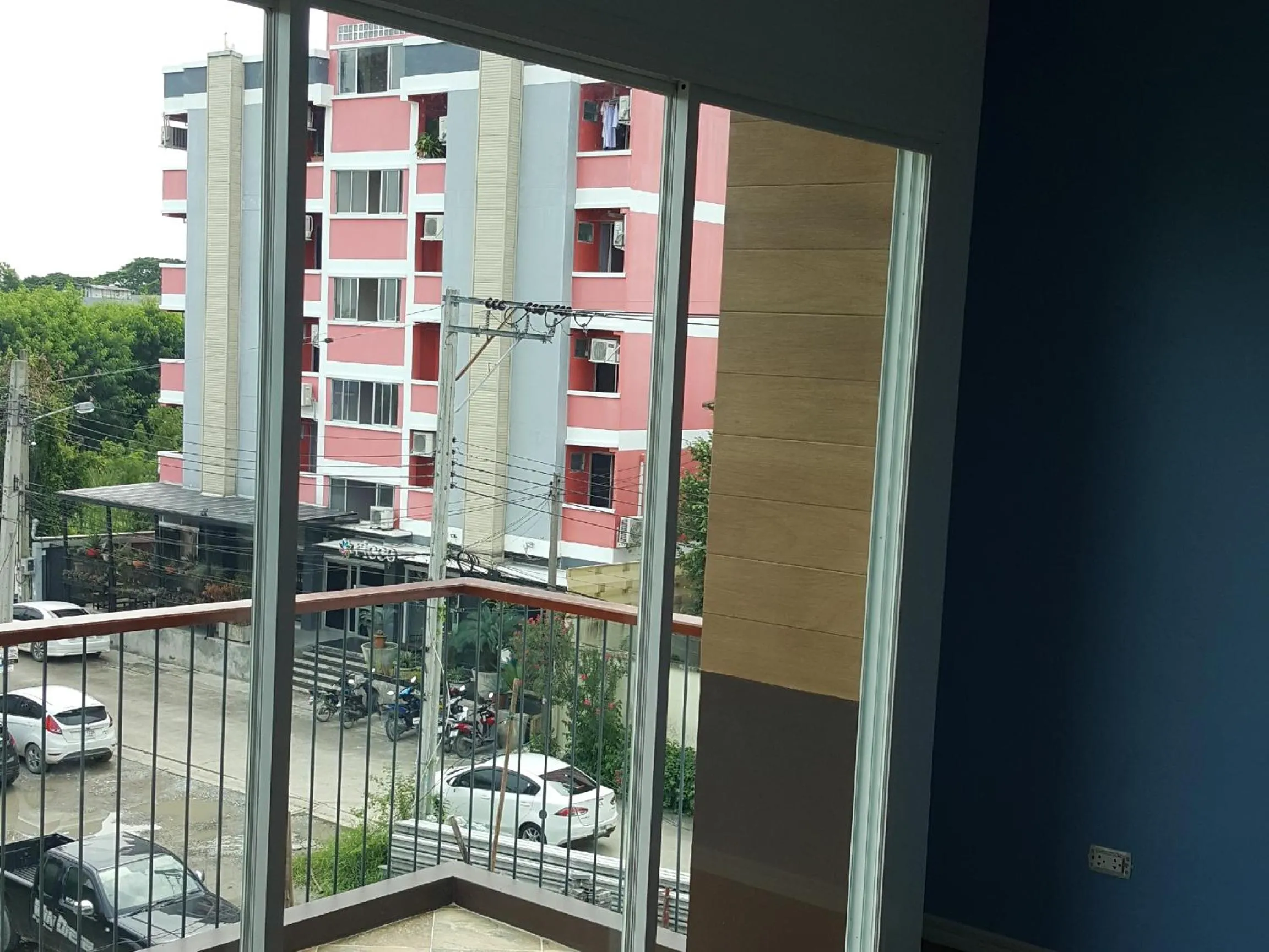 Facade/entrance in Ricco Suvarnabhumi