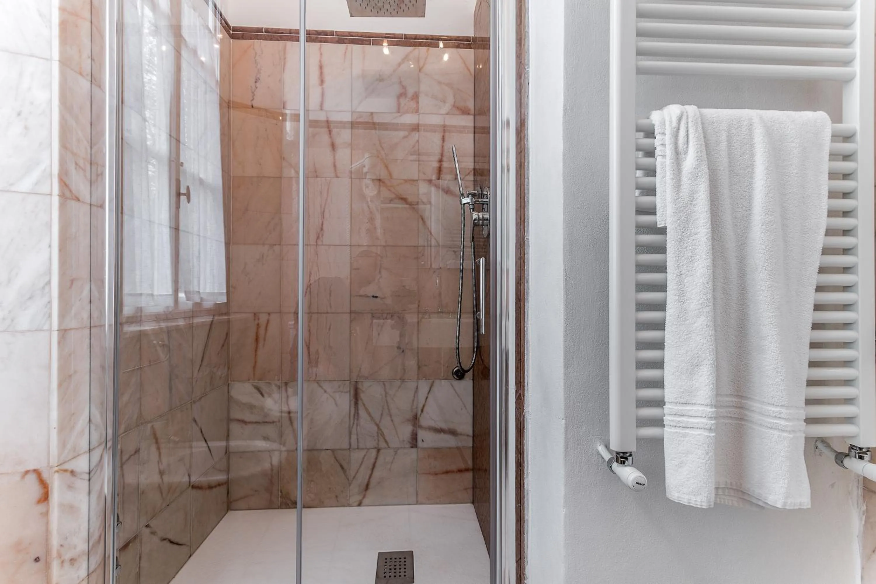 Bathroom in Hotel Villa Maremonti