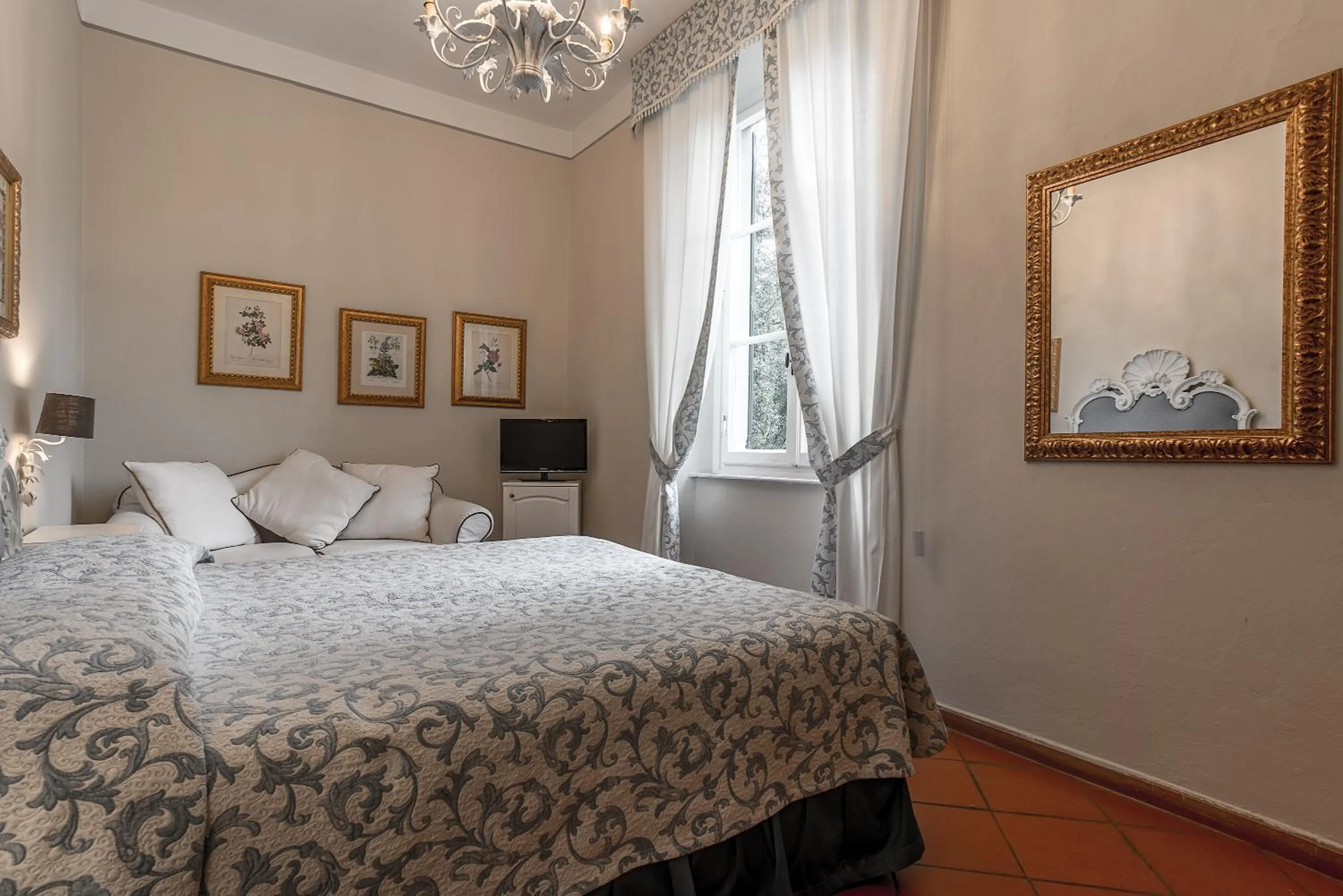 Bedroom, Bed in Hotel Villa Maremonti