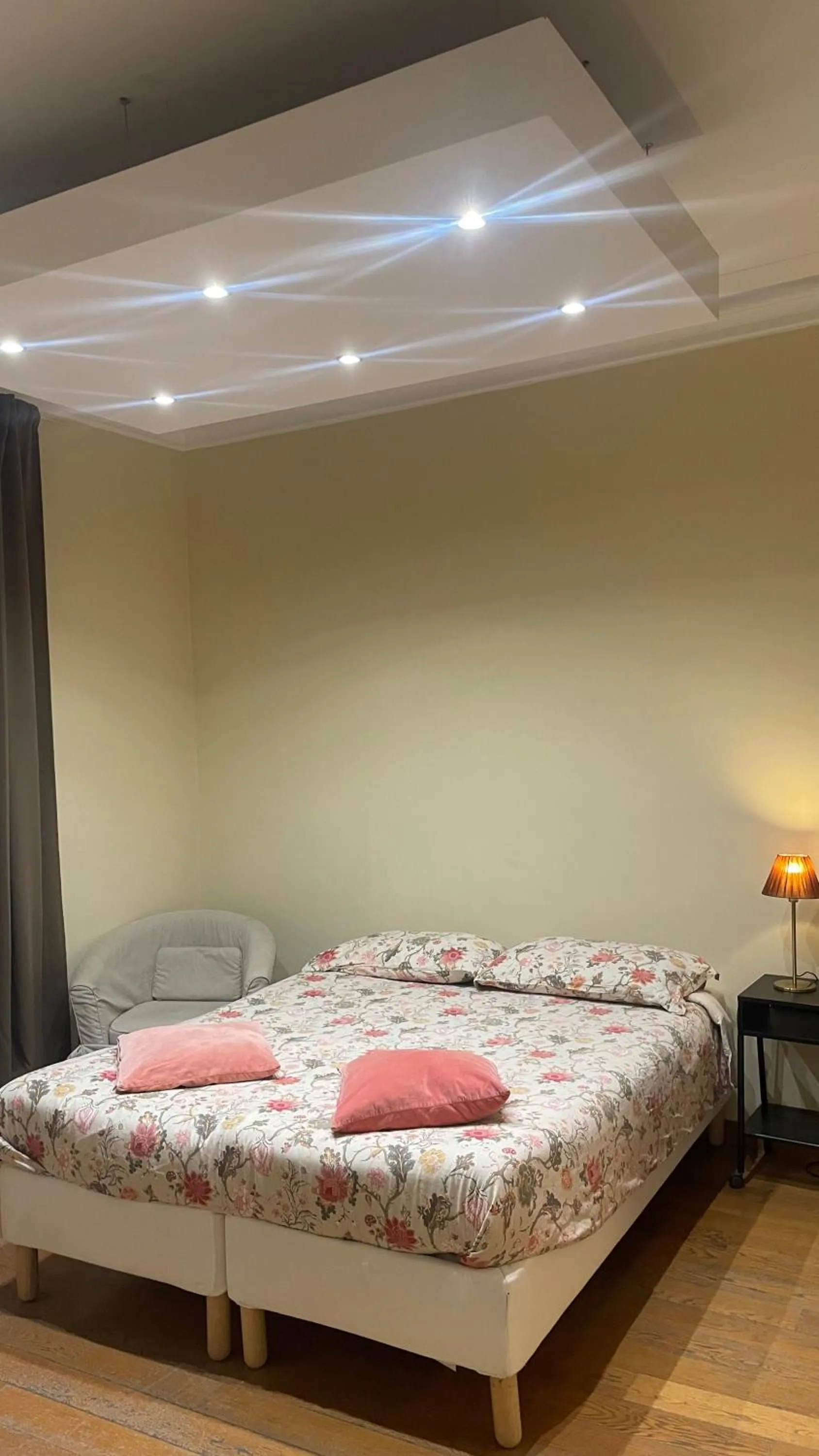 Bed in Paradise Rooms - Brignole Station - Private Rooms