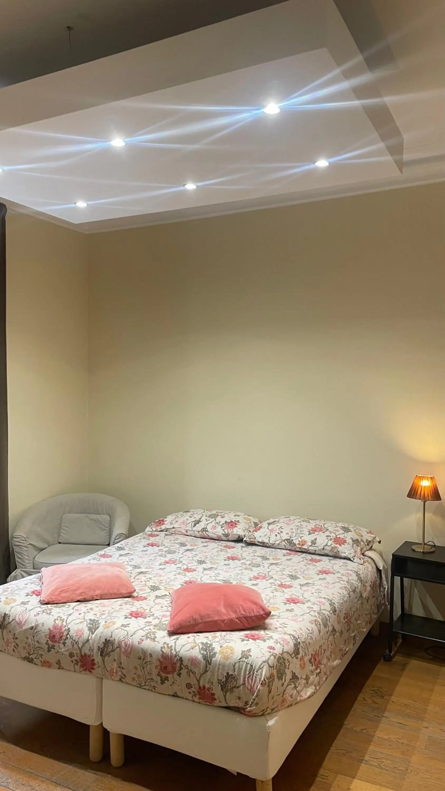 Bed in Paradise Rooms - Brignole Station - Private Rooms