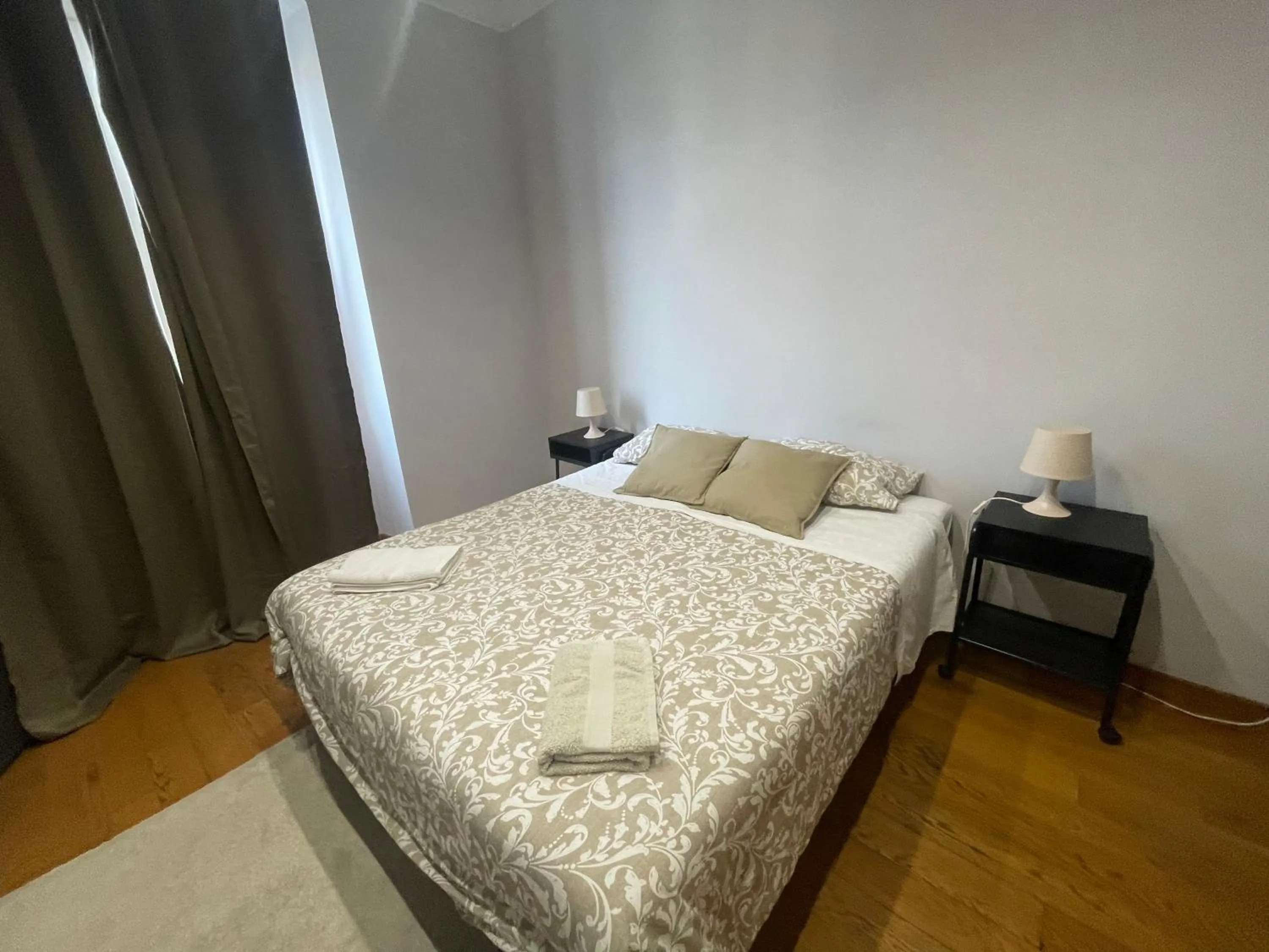 Bed in Paradise Rooms - Brignole Station - Private Rooms