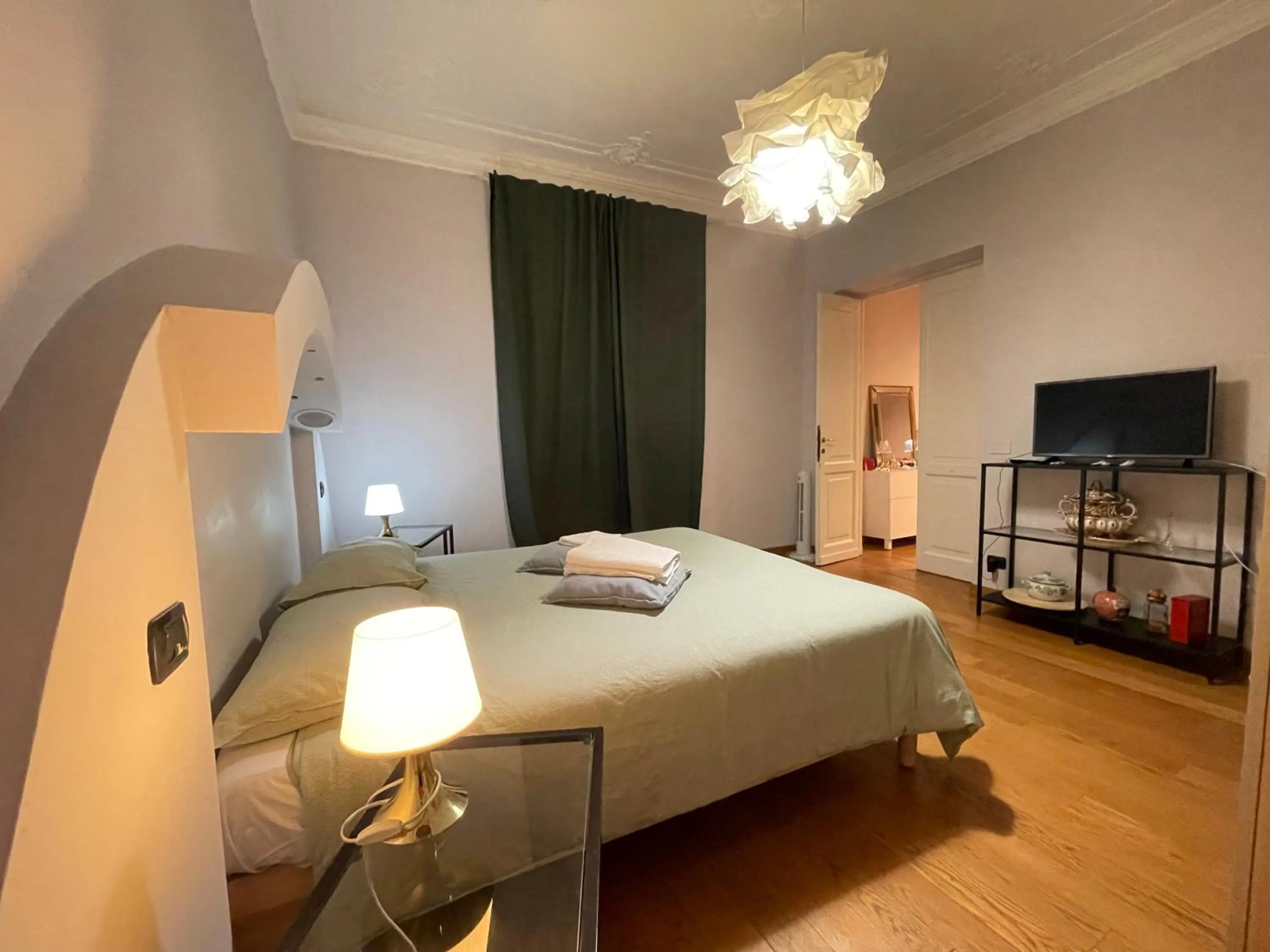 Bed in Paradise Rooms - Brignole Station - Private Rooms