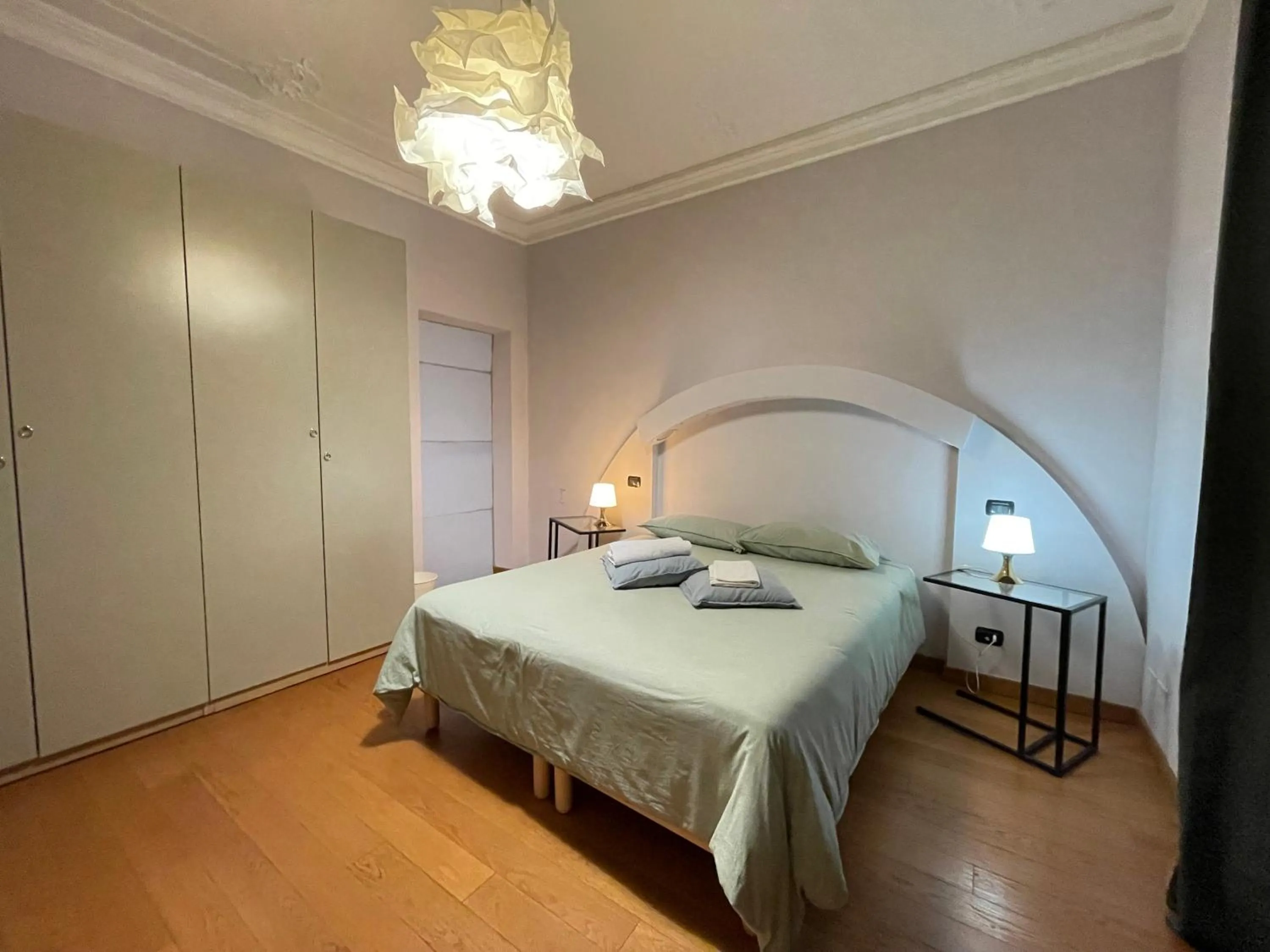 Bed in Paradise Rooms - Brignole Station - Private Rooms