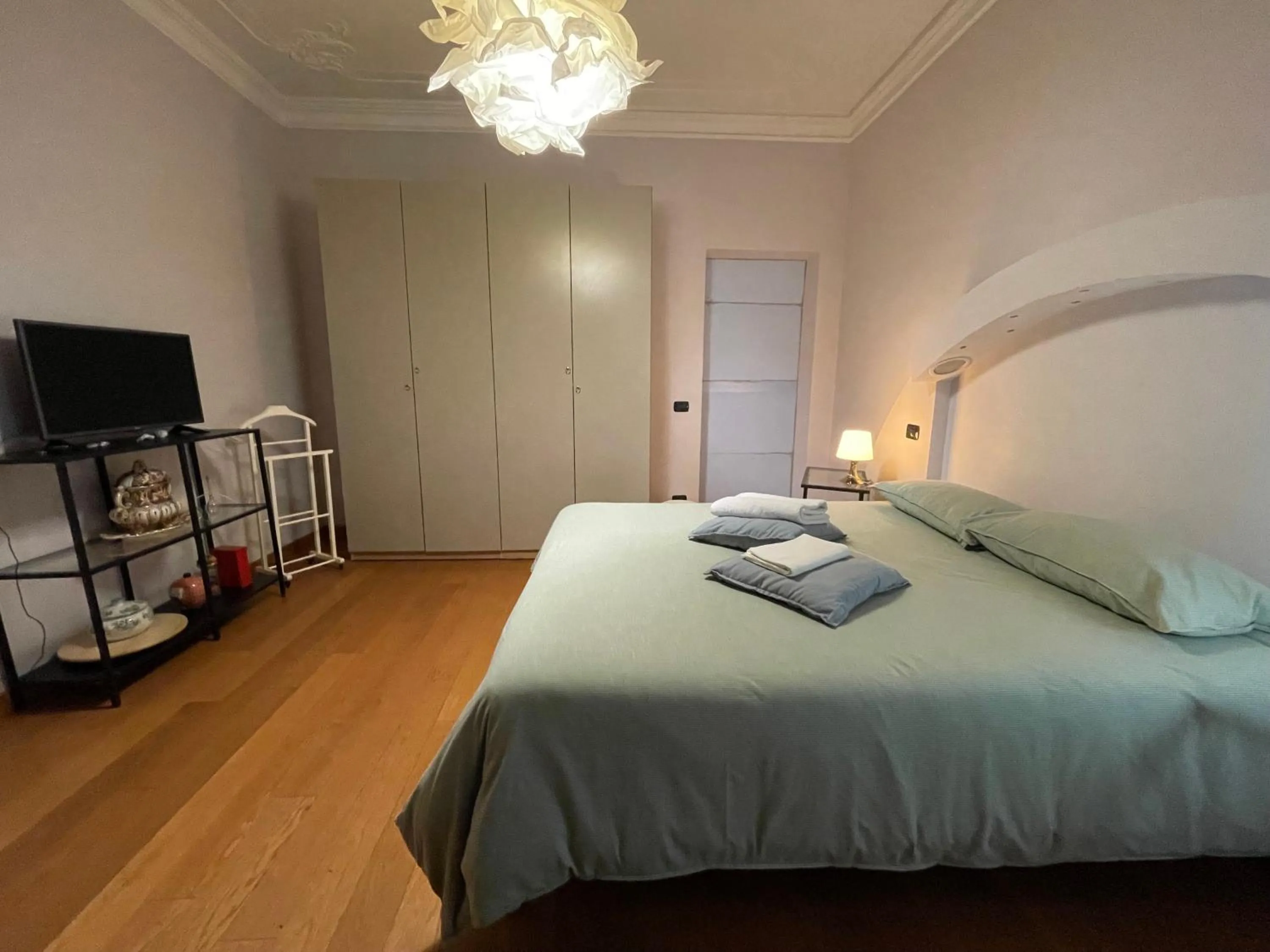 Bed in Paradise Rooms - Brignole Station - Private Rooms