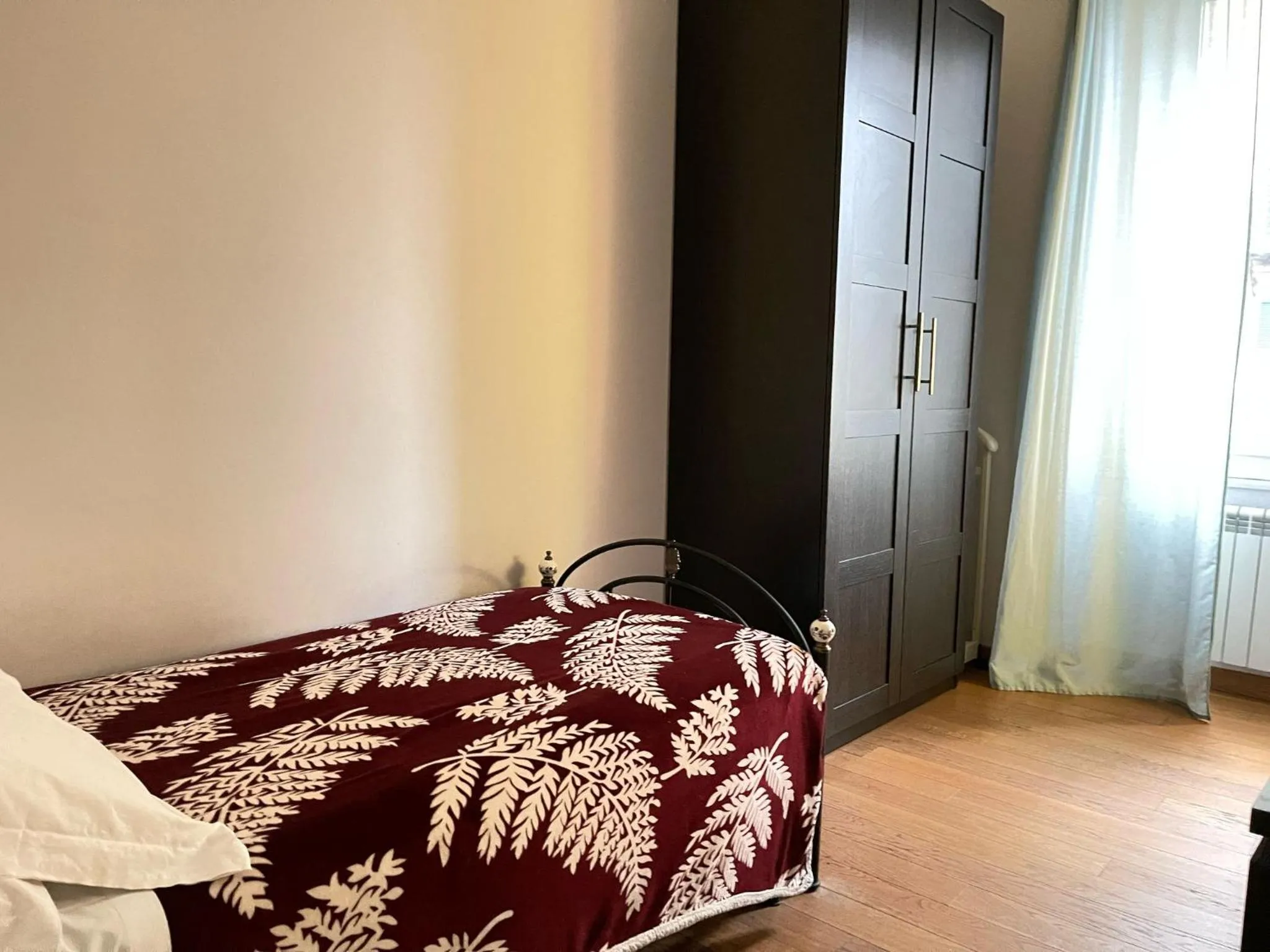 Bed in Paradise Rooms - Brignole Station - Private Rooms