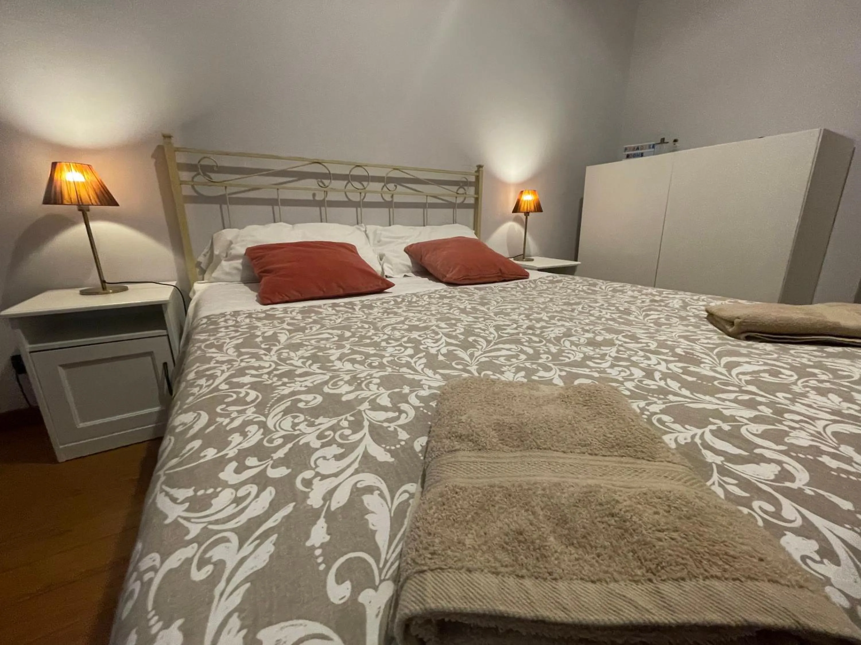 Bedroom, Bed in Paradise Rooms - Brignole Station - Private Rooms