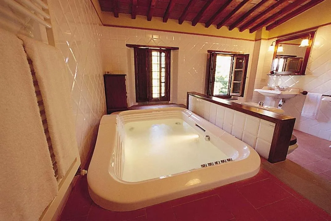 Exclusive Suite with Spa Bath in Monsignor Della Casa Country Resort & Spa