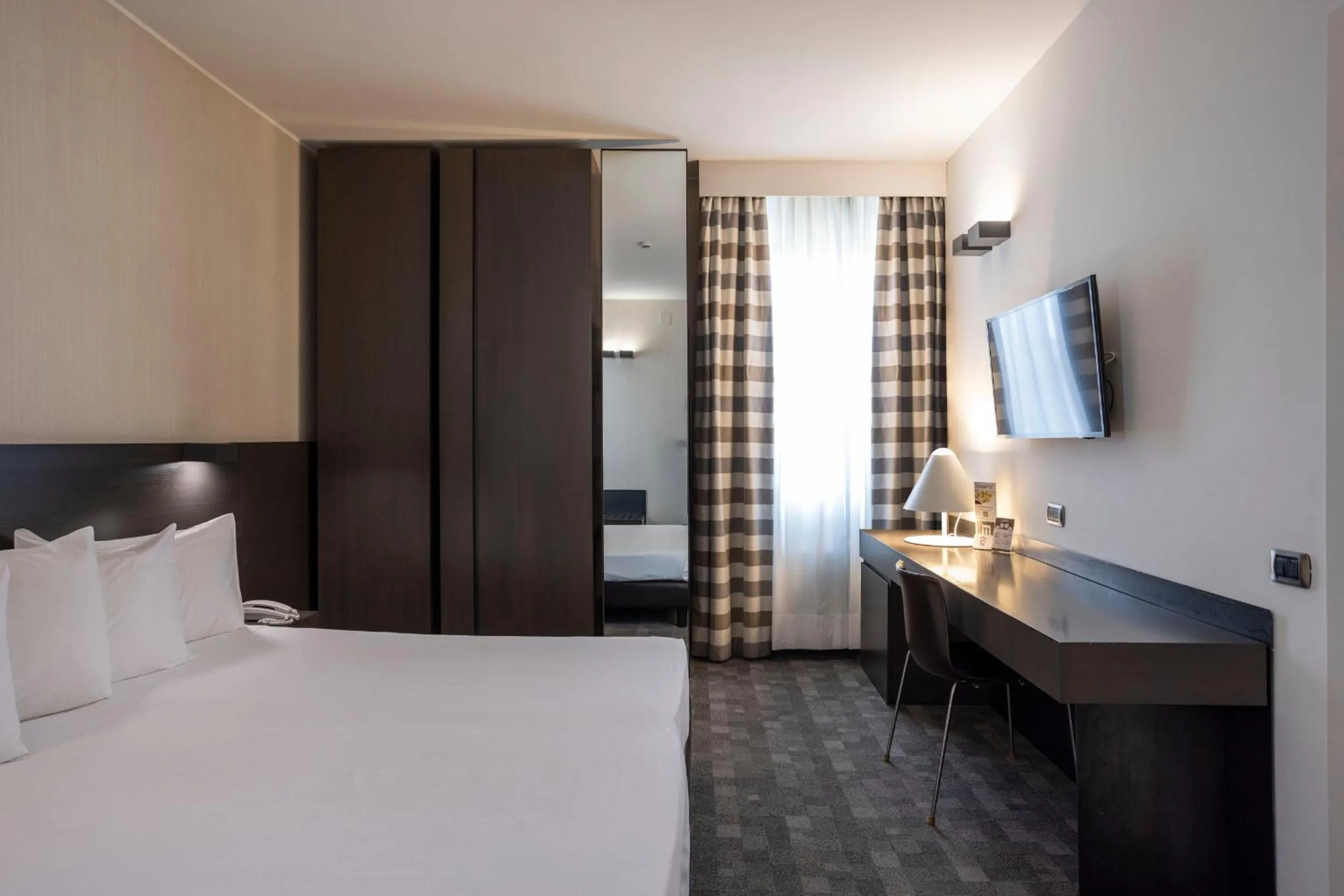 Bedroom, Bed in Hotel Ovest