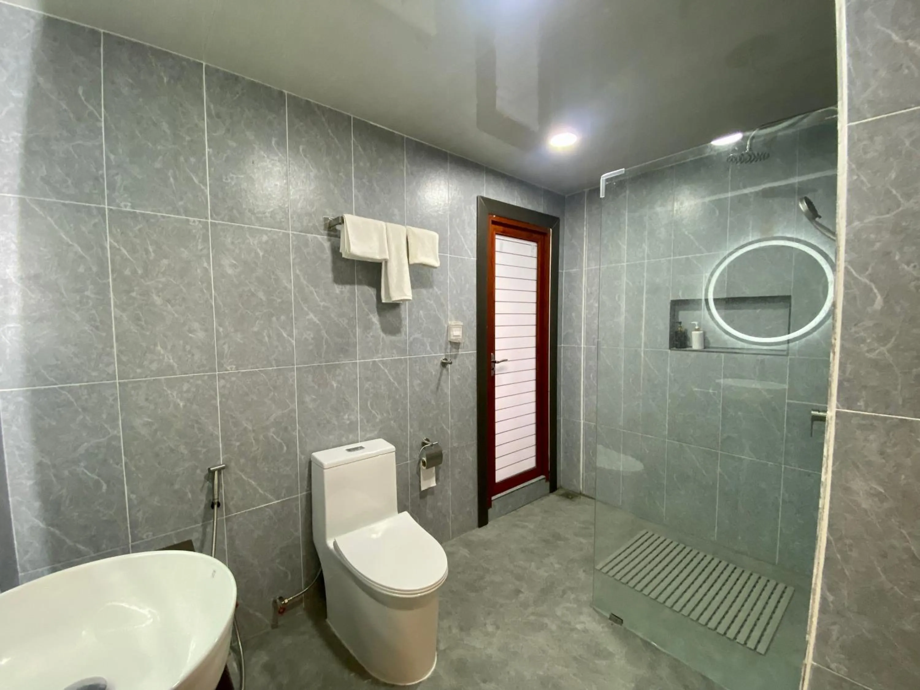 Shower in chillax Thoddoo