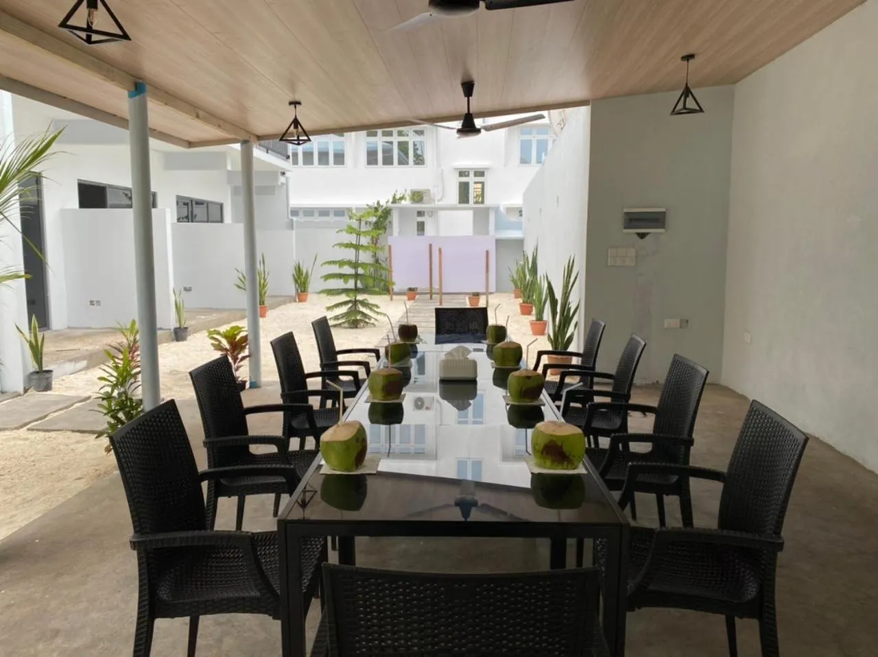 Restaurant/places to eat in chillax Thoddoo