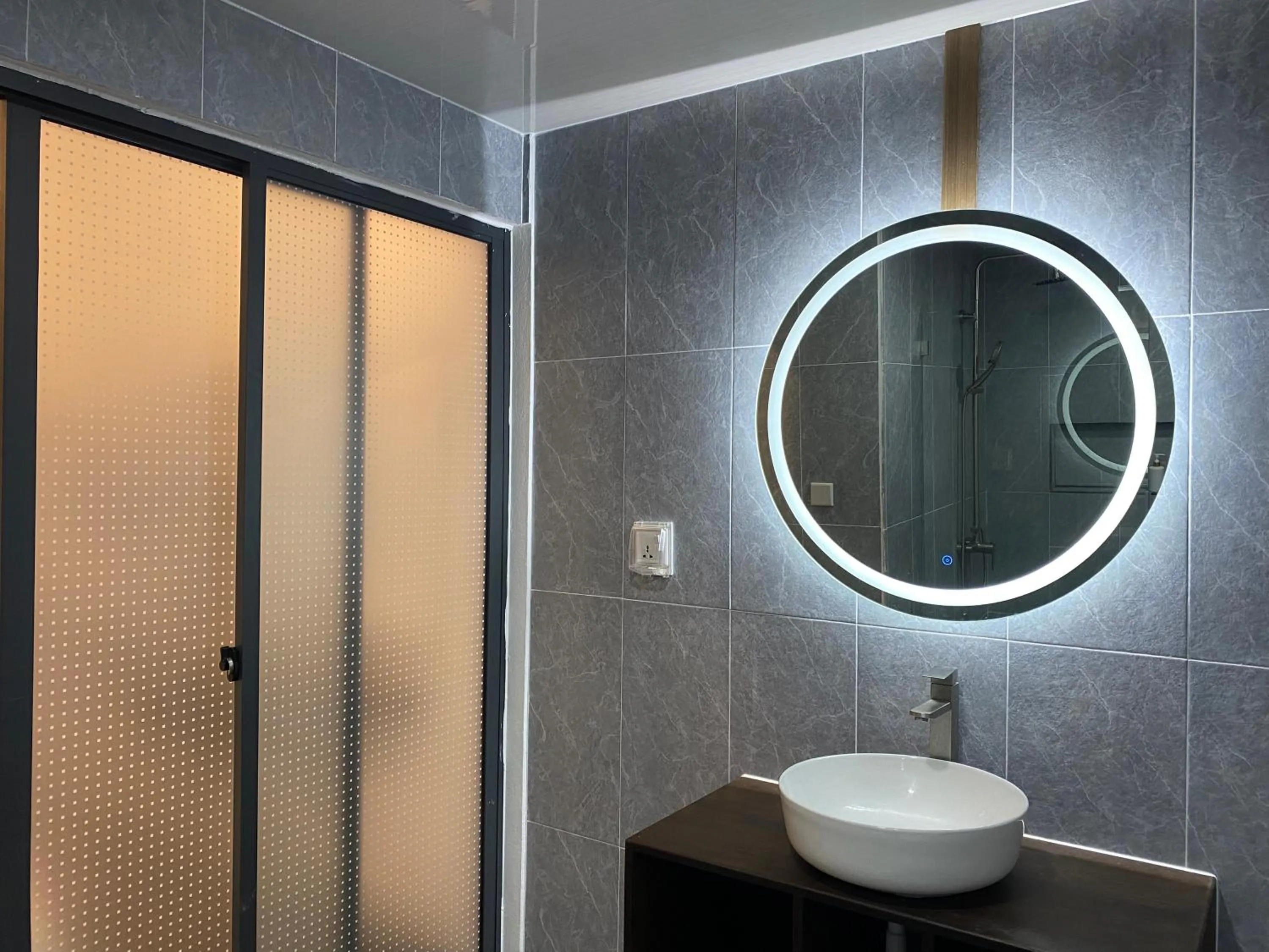 Bathroom in chillax Thoddoo