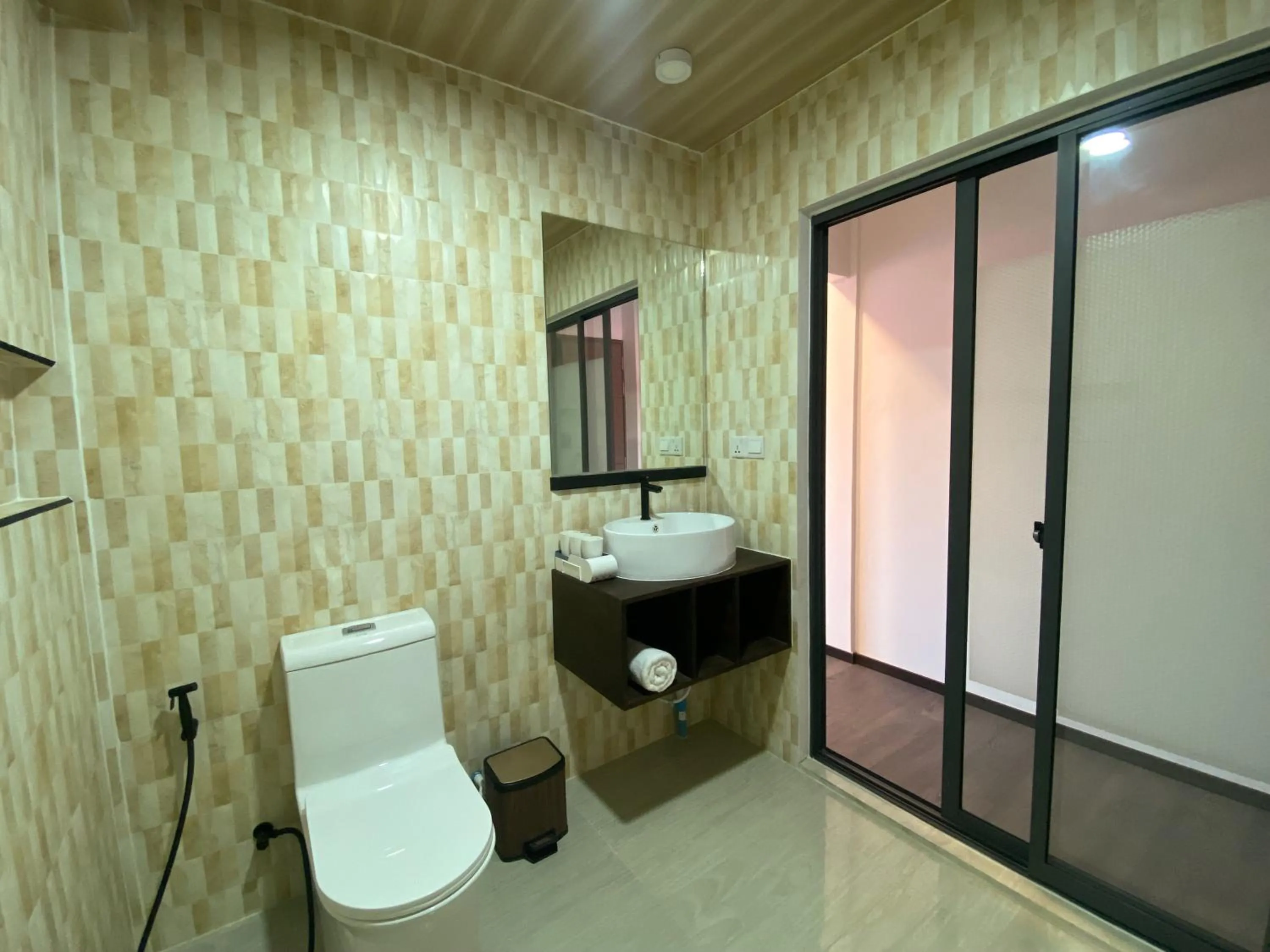 Toilet in chillax Thoddoo