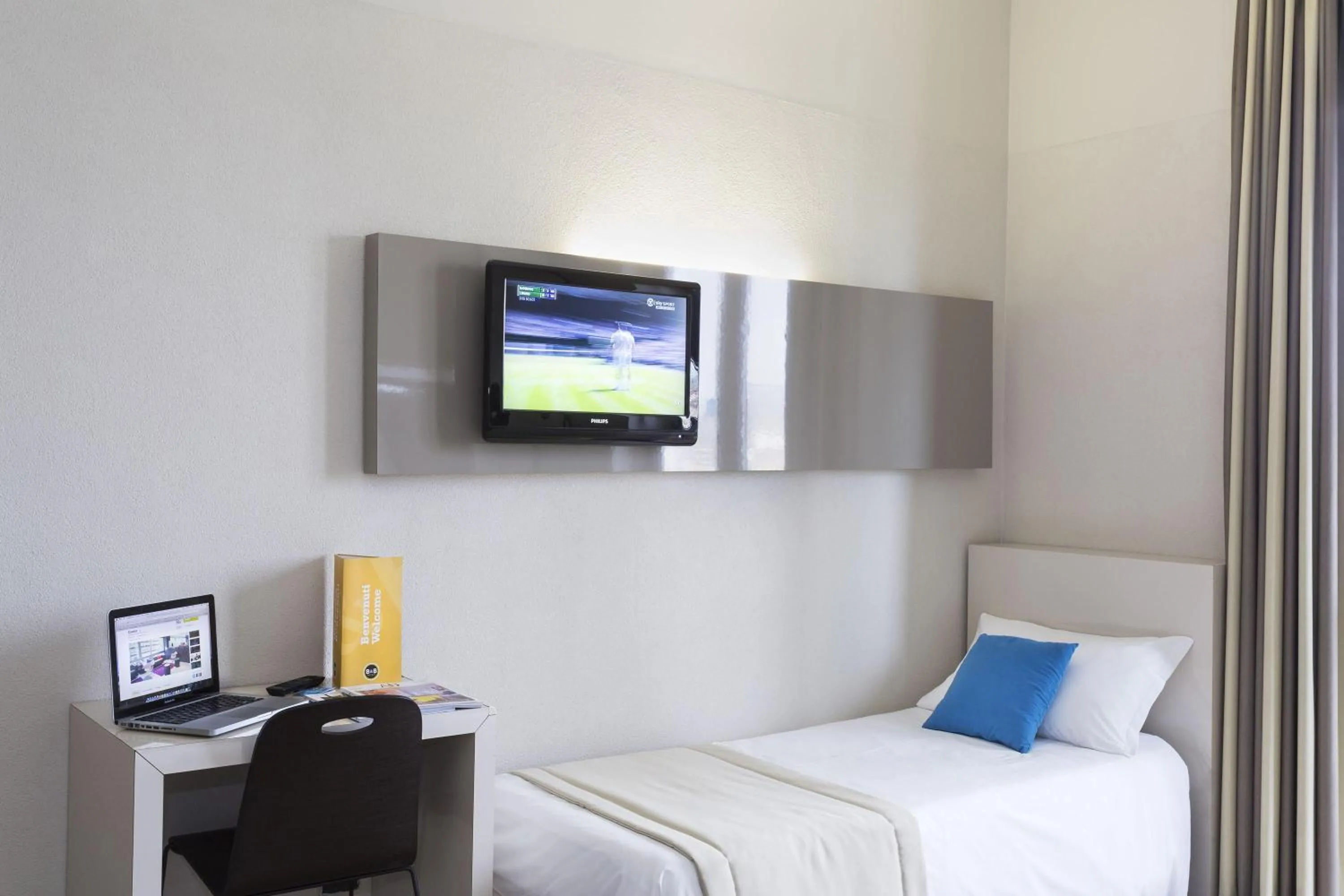 Photo of the whole room, Bed in B&B Hotel Firenze Nuovo Palazzo Di Giustizia